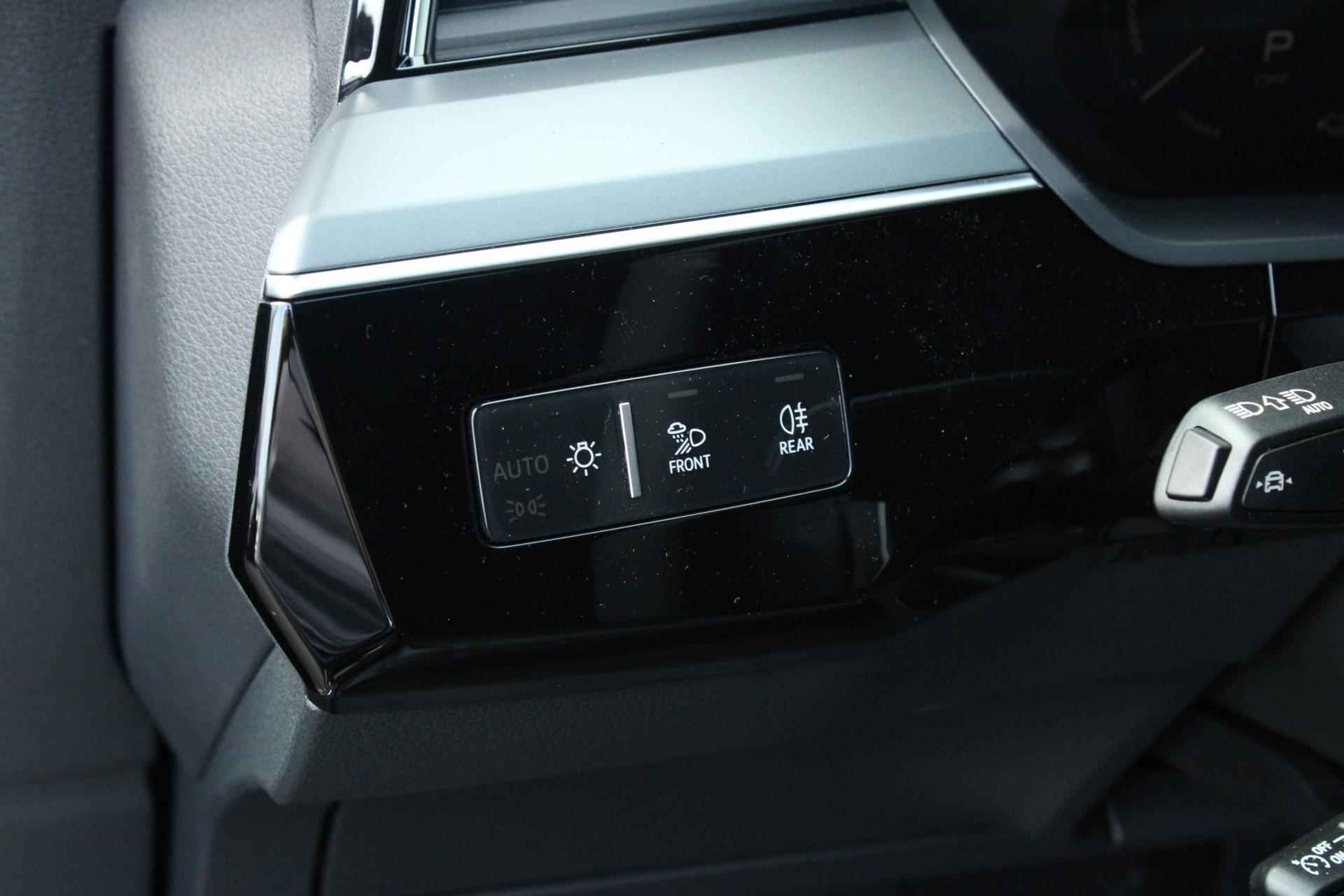 Audi Q8 e-tron 50 quattro 340pk Advanced Edition 95 kWh | Extra Getint Glas | LMV 20'' - 34/52