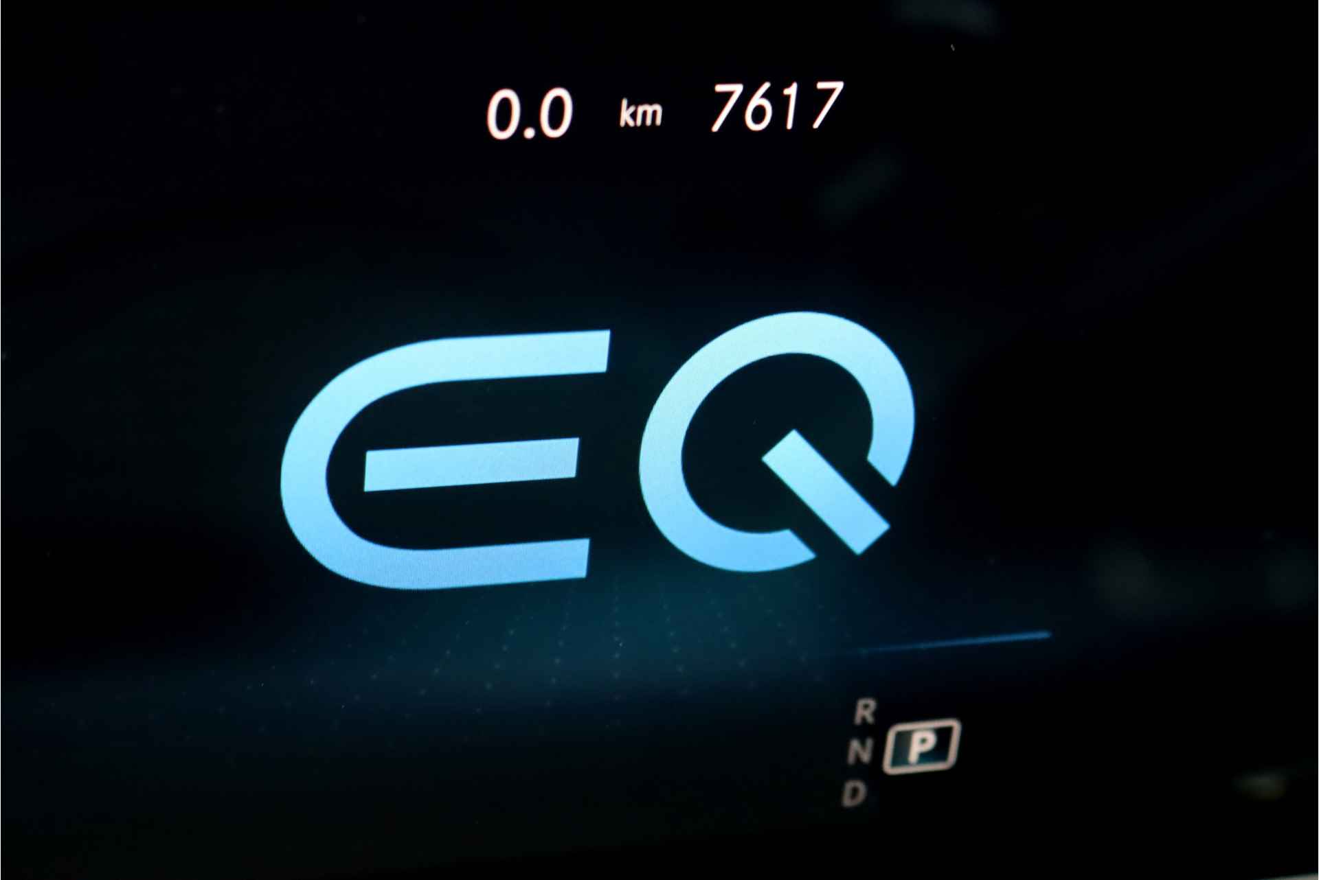 Mercedes-Benz EQB 300 4MATIC AMG Line 67 kWh, Netto € 41.000,- ex, Panoramadak, Camera, WIdescreen, Keyless Go, Sfeerverlichting, Rijassistentiepakket, Stoelverwarming, Sierdelen met Achtergrondverlichting, Etc. - 33/49