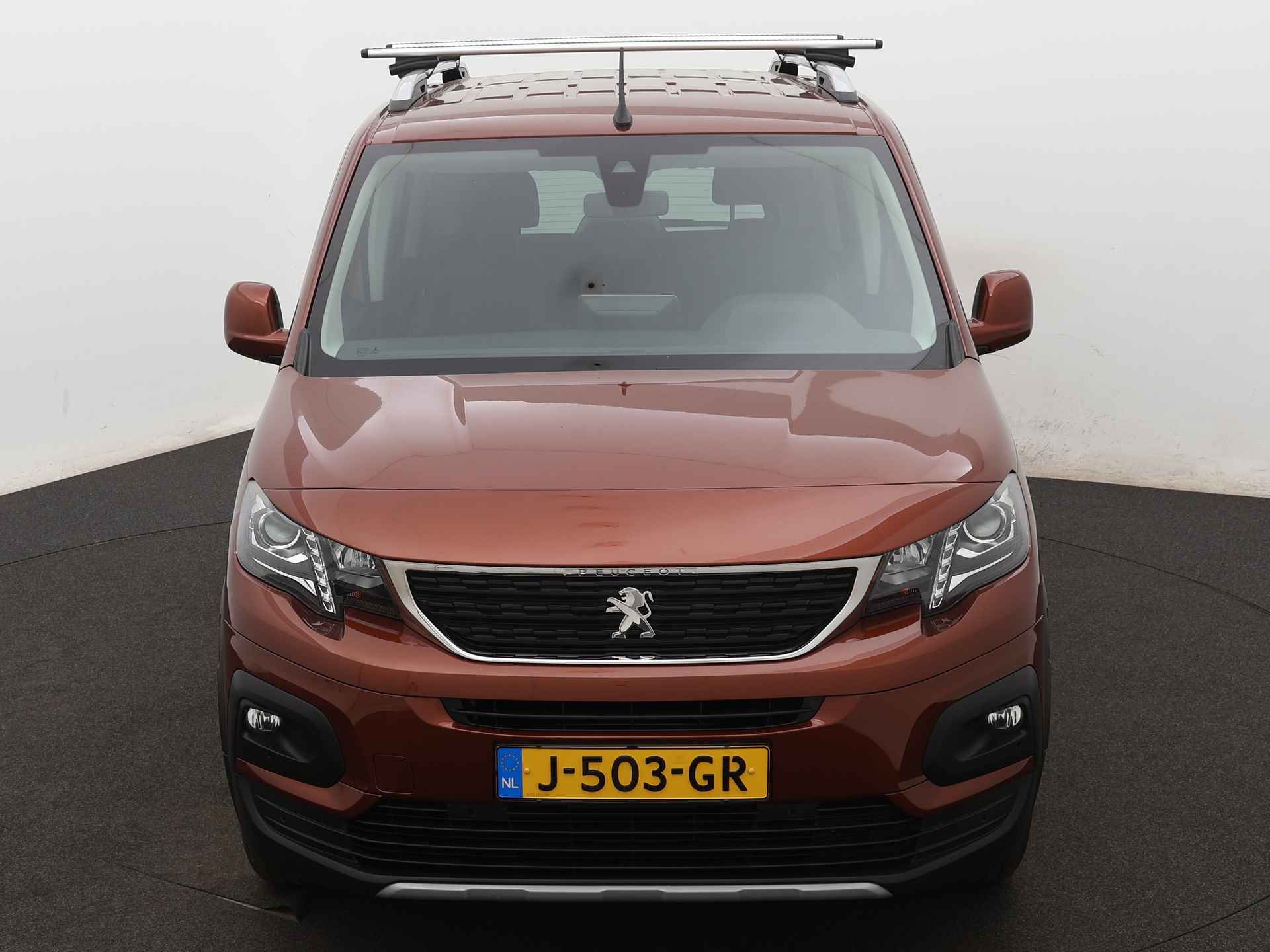 Peugeot Rifter 1.2 Puretech Allure Ingepland voor nieuwe bodemverlaging t.b.v. rolstoelvervoer (Prijs incl. bodemverlaging) - 23/37