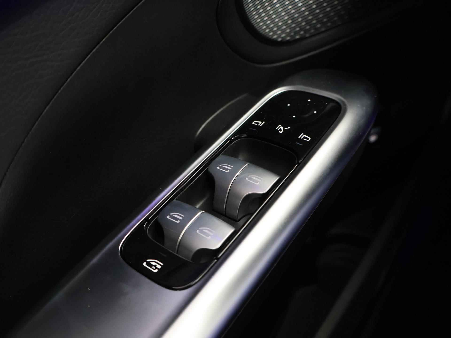 Mercedes-Benz C-Klasse 300e Estate AMG Line | Panorama-schuifdak | Sfeerverlichting | Memory pakket | Achteruitrijcamera | Apple Carplay - 25/42