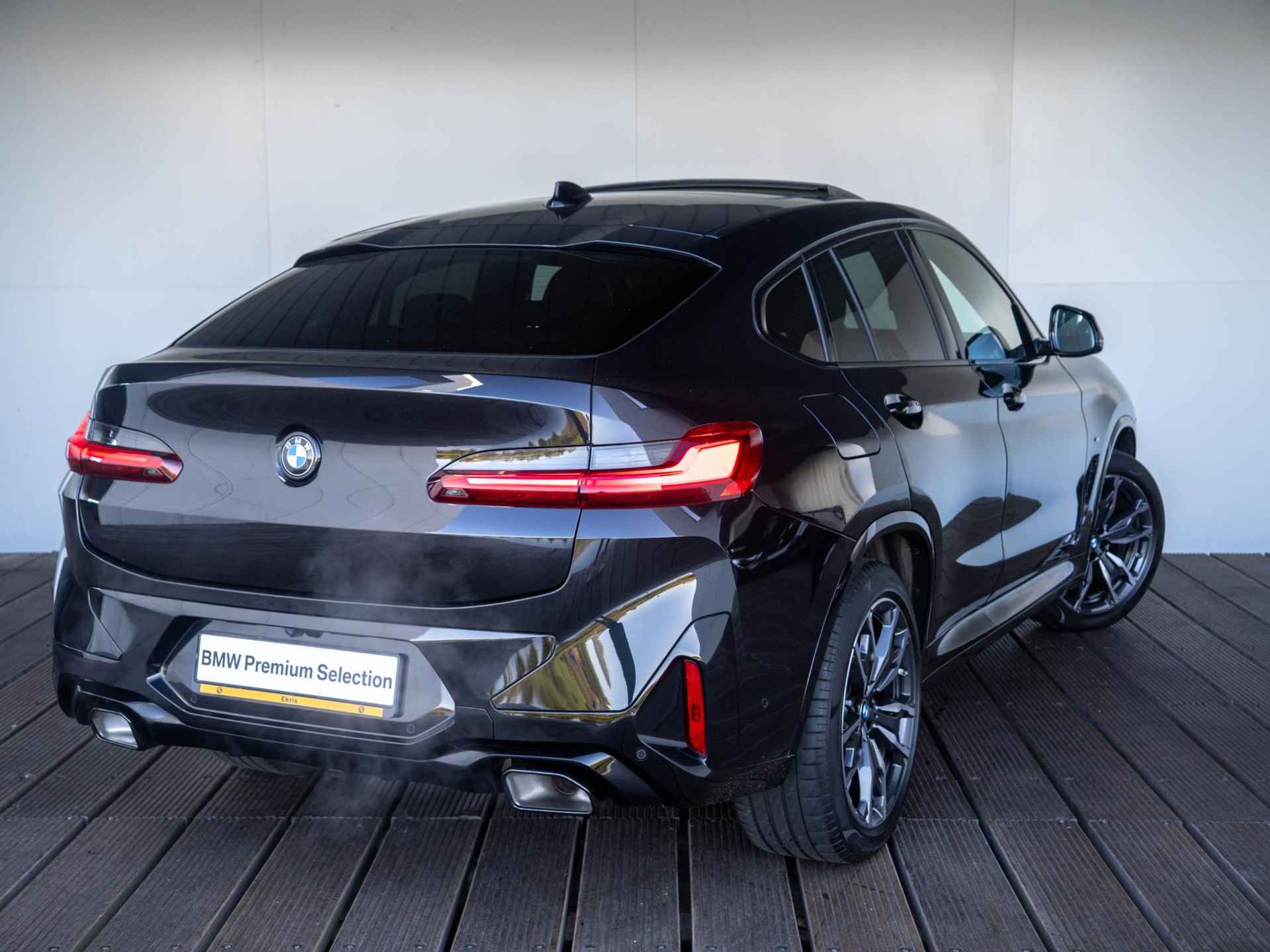 BMW X4 xDrive20i M-Sportpakket | High Executive | Laserlight | 20 inch | HiFi | Glazen schuif-kantel dak - 2/32