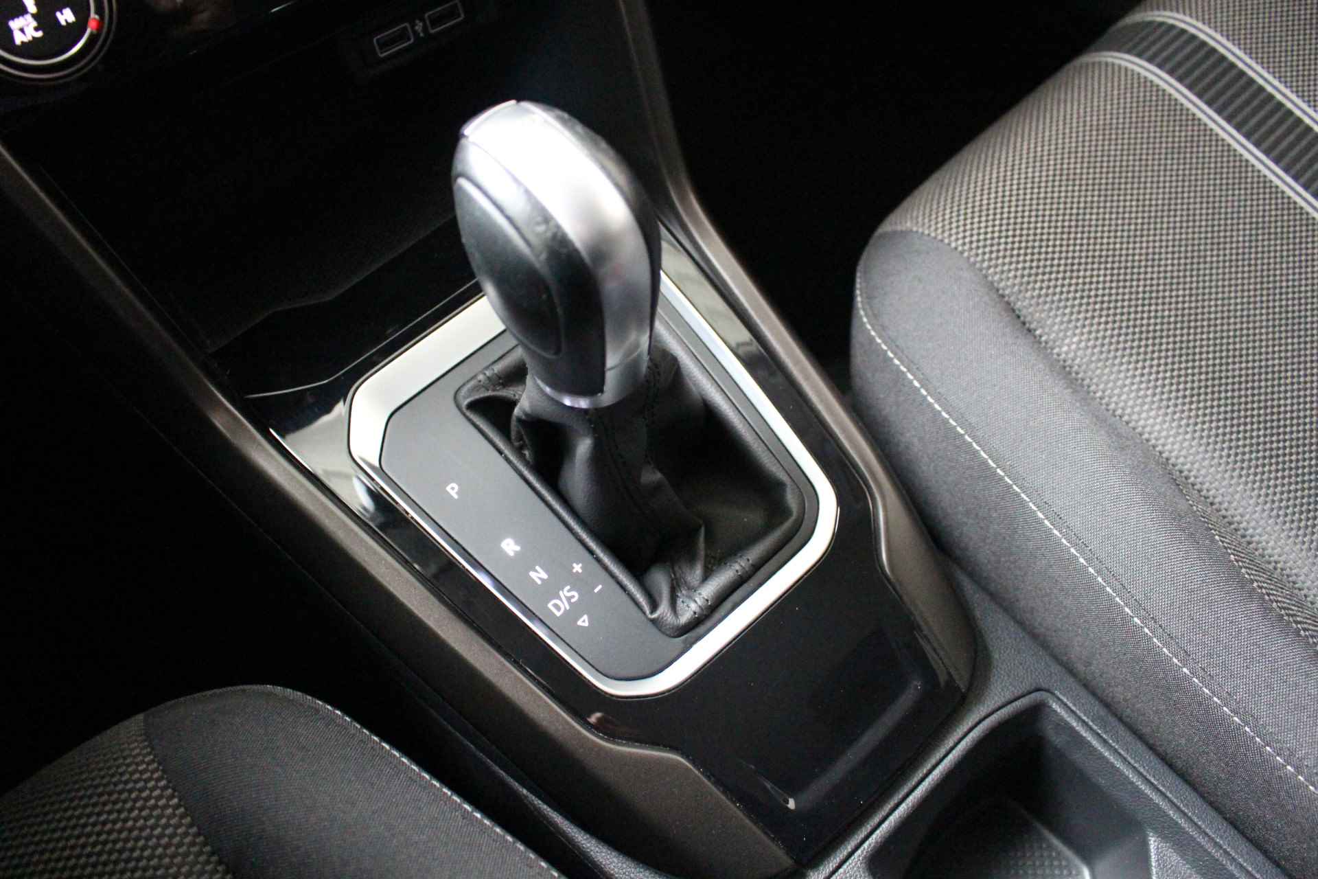 Volkswagen T-Roc 1.5 TSI Style DSG Navigatie | Virtual Cockpit | Achteruitrijcamera | - 19/20