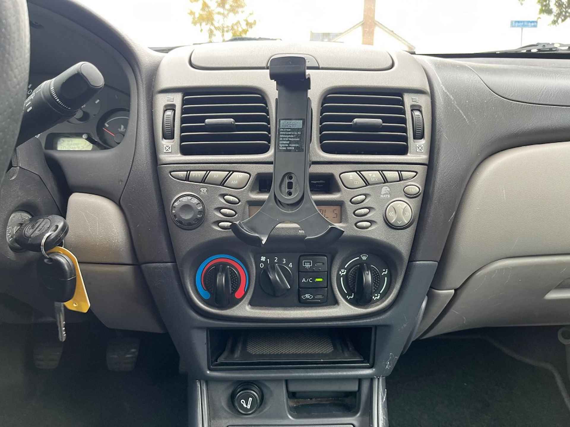 NISSAN Almera 1.5 AMBIENCE / AIRCO / RADIO / TREKHAAK / ELEK. RAMEN - 8/13