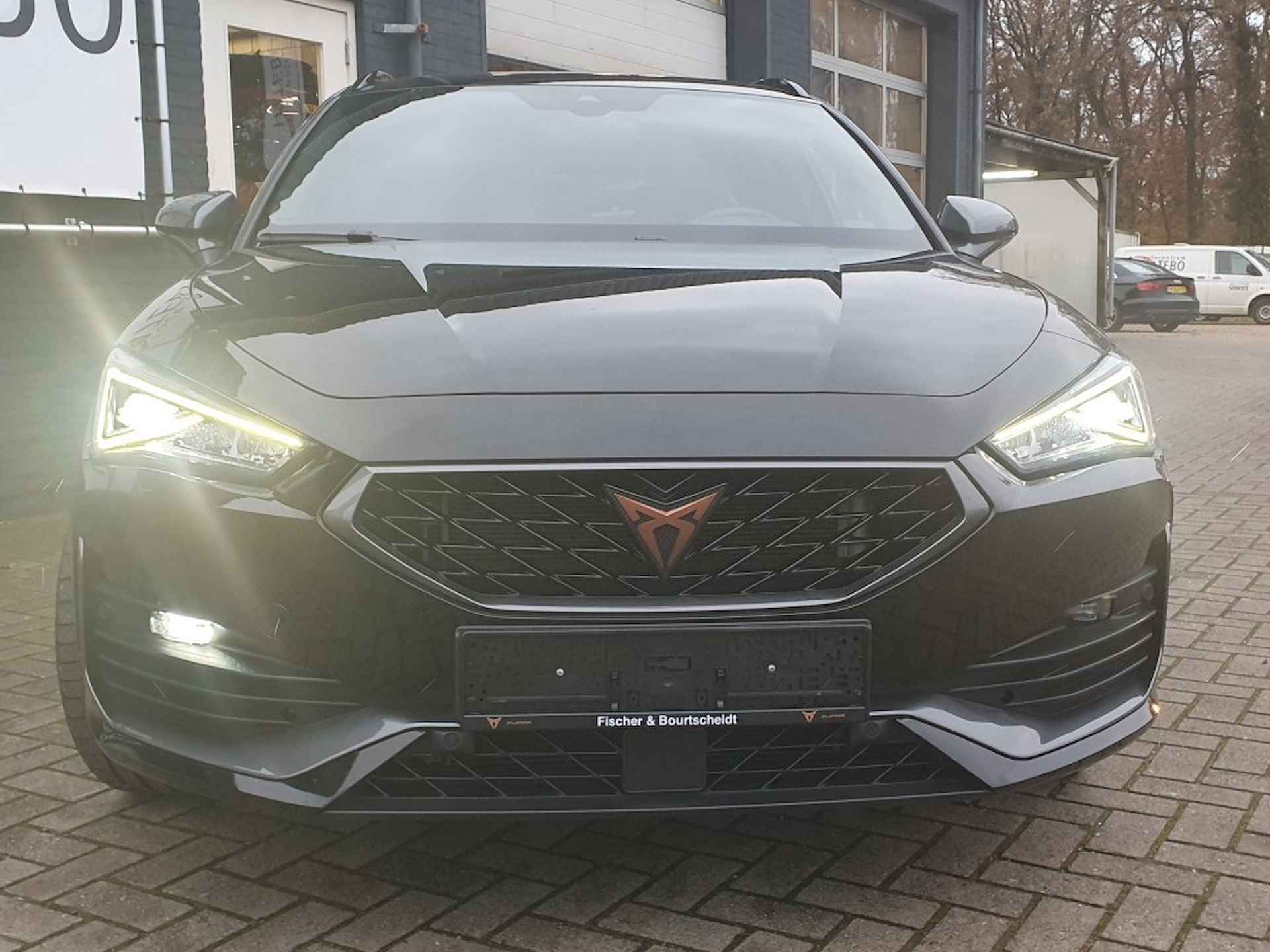 CUPRA Leon 1.4 E-HYBRID Performance Navi Cam Sport Black Line Apple - 9/46