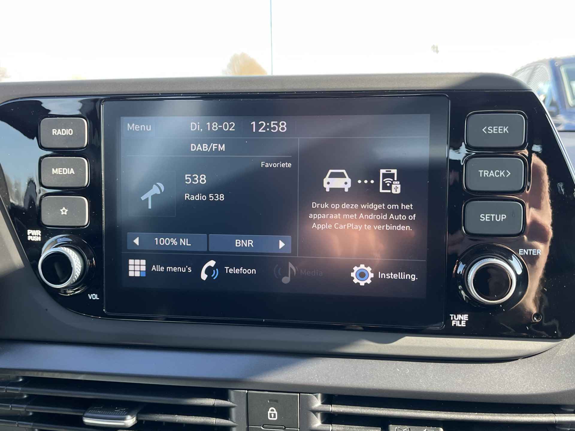 Hyundai i20 1.0 T-GDI Comfort | Camera | Apple Carplay | Zwart Dak - 28/37