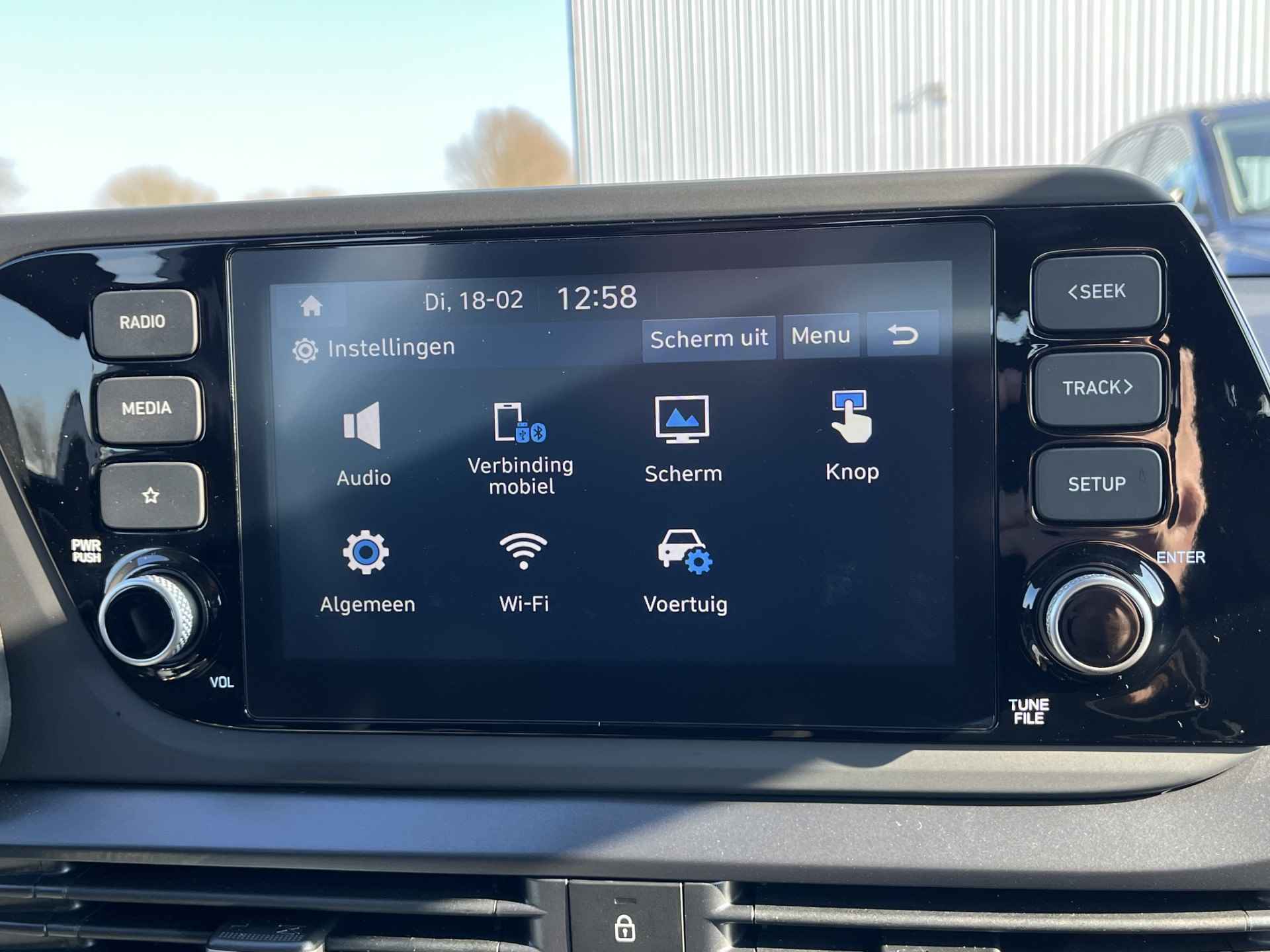 Hyundai i20 1.0 T-GDI Comfort | Camera | Apple Carplay | Zwart Dak - 29/37