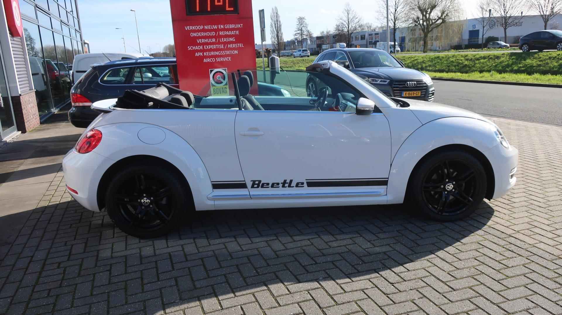 Volkswagen Beetle Cabriolet 1.2 TSI Design BlueMotion - 2/43