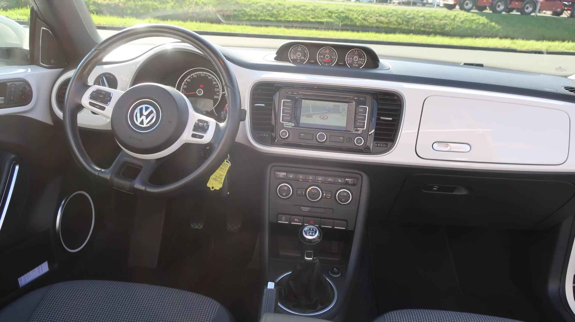 Volkswagen Beetle Cabriolet 1.2 TSI Design BlueMotion - 35/43