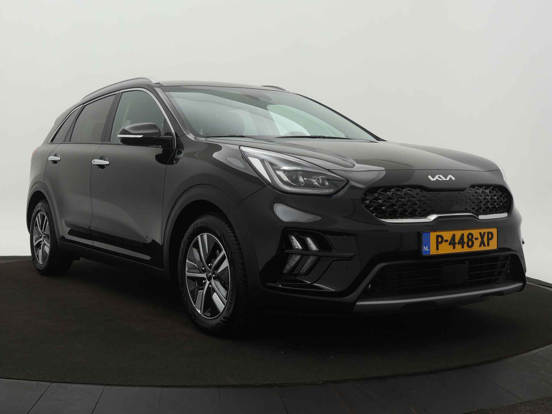 Kia Niro 1.6 GDi Hybrid ExecutiveLine - Navigatie - LED koplampen - Lederen bekleding - Stoel- en stuurverwarming/verkoeling - Fabrieksgarantie tot 07-2029 - 11/41