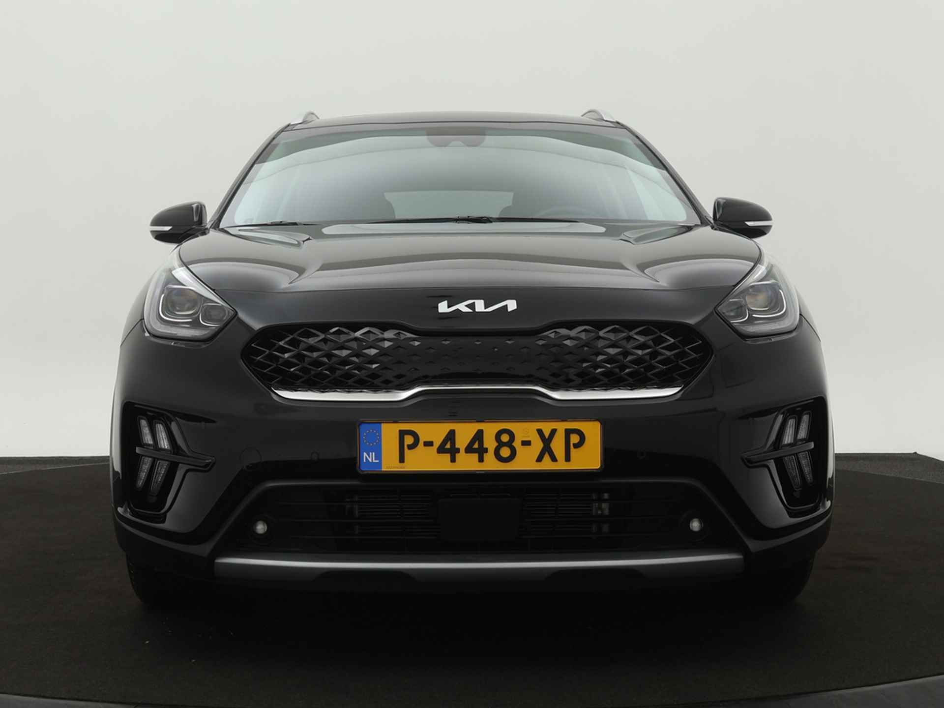 Kia Niro 1.6 GDi Hybrid ExecutiveLine - Navigatie - LED koplampen - Lederen bekleding - Stoel- en stuurverwarming/verkoeling - Fabrieksgarantie tot 07-2029 - 12/41