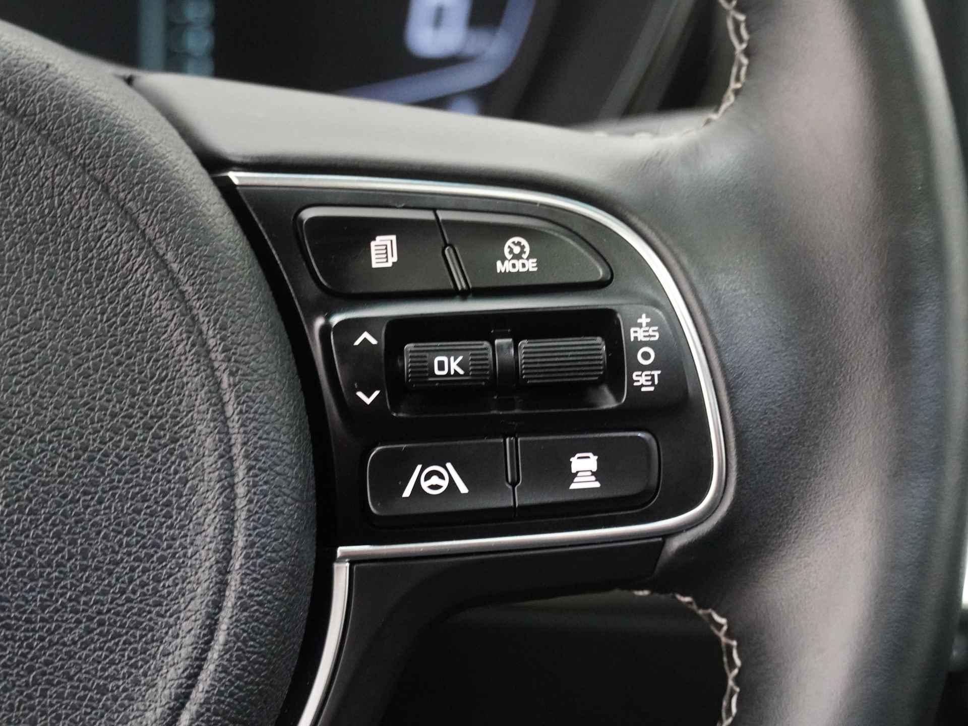 Kia Niro 1.6 GDi Hybrid ExecutiveLine - Navigatie - LED koplampen - Lederen bekleding - Stoel- en stuurverwarming/verkoeling - Fabrieksgarantie tot 07-2029 - 24/41