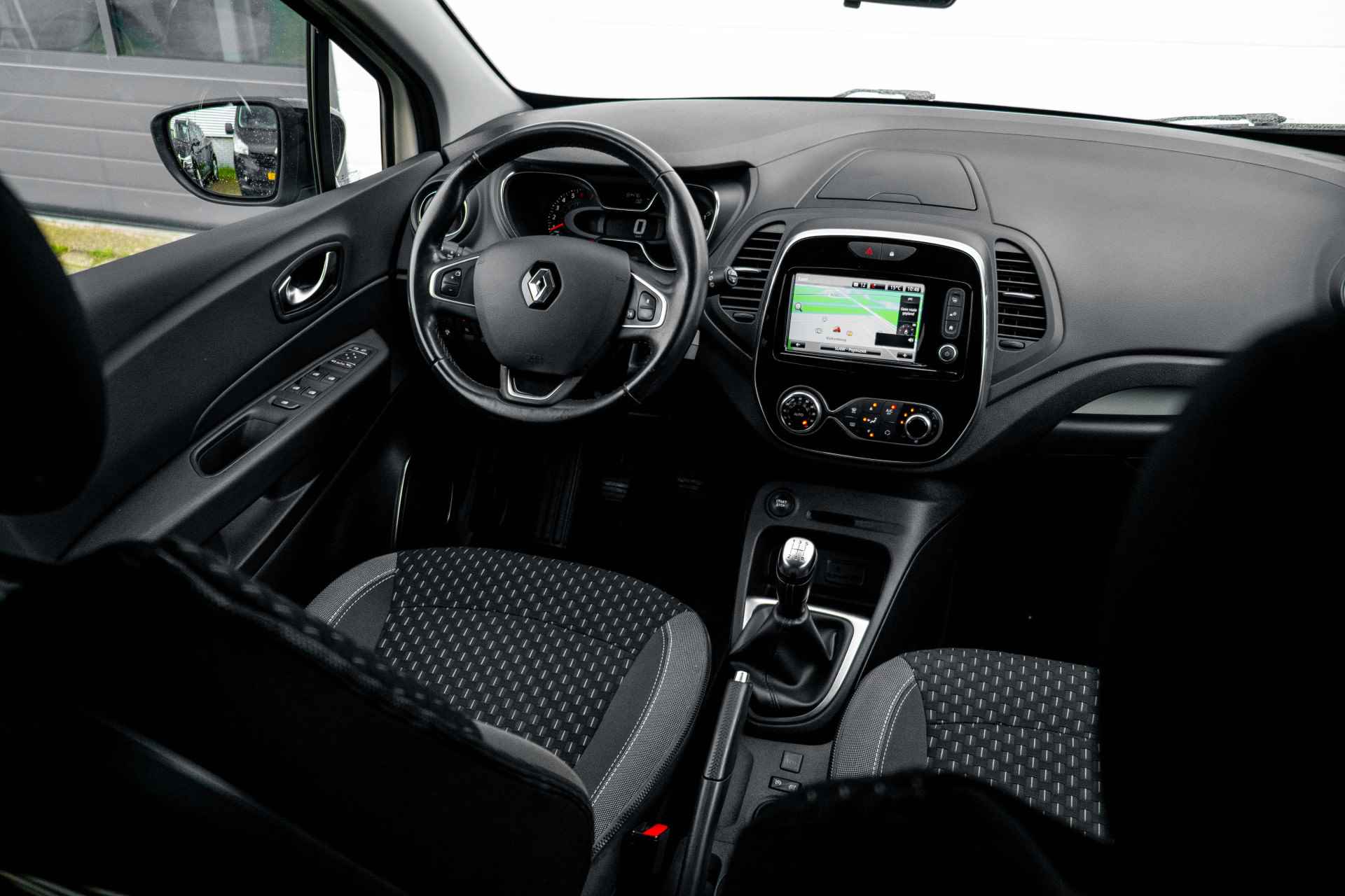 Renault Captur 0.9 TCe Intens | Pack Easy | ECC | Camera achter | 17" wielen | LED verlichting | incl. Bovag rijklaarpakket met 12 maanden garantie | - 30/42