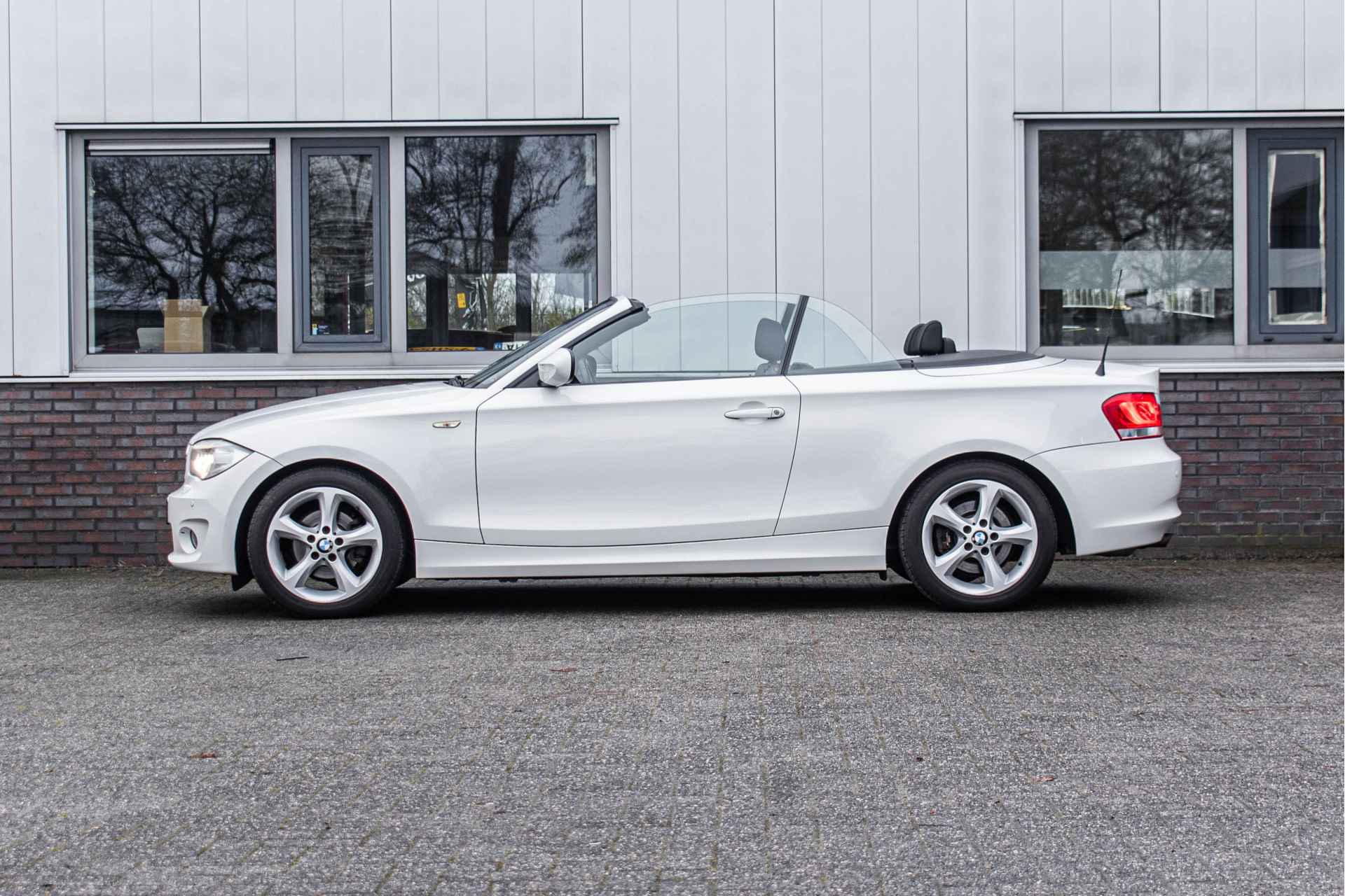 BMW 1 Serie Cabrio 118i Executive - 17/30