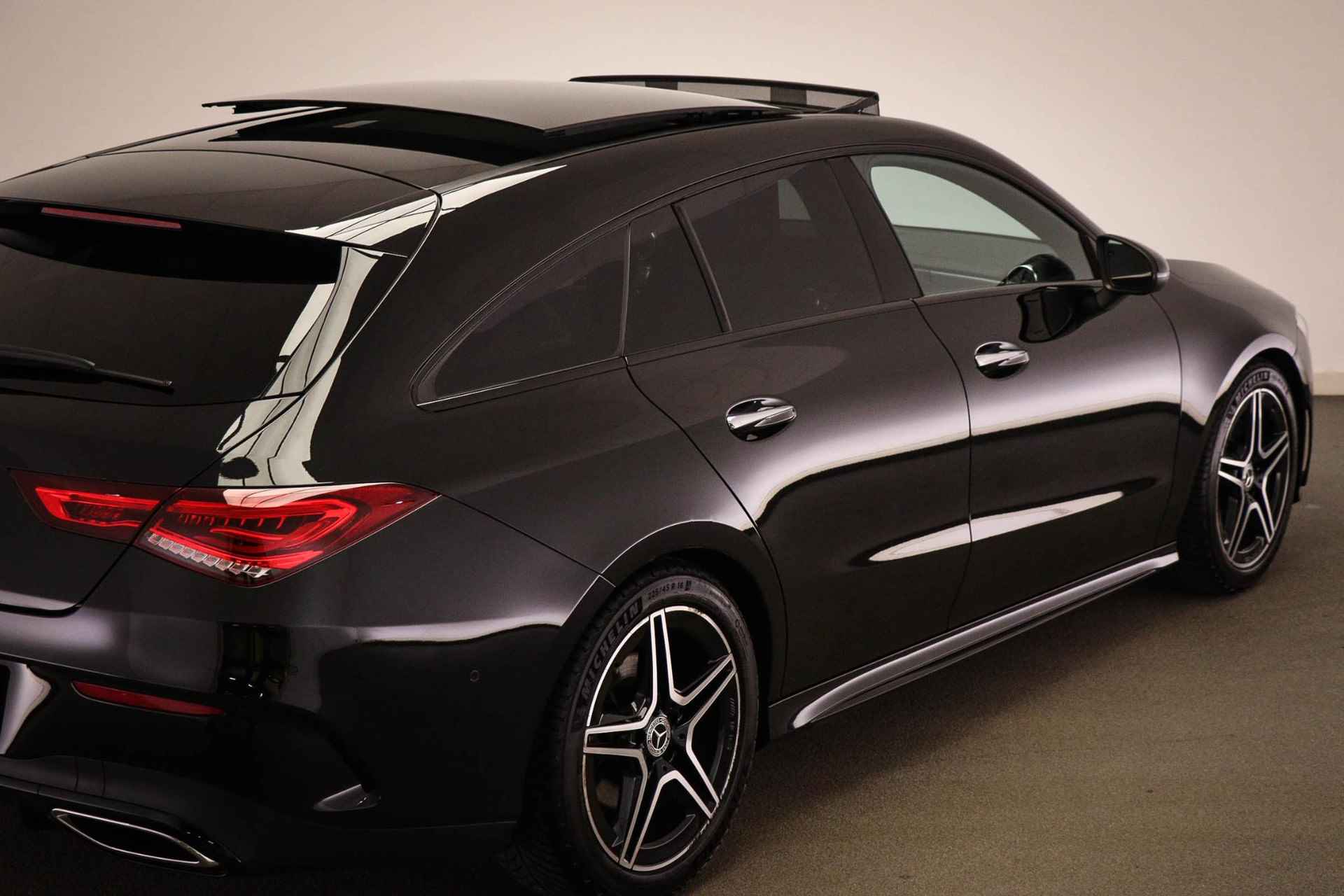 Mercedes-Benz CLA-klasse Shooting Brake 200 Business Solution AMG | BUSINESS PLUS PACK | MATRIX LED | WIDESCREEN | PANORAMADAK | CAMERA | TREKHAAK - 23/62