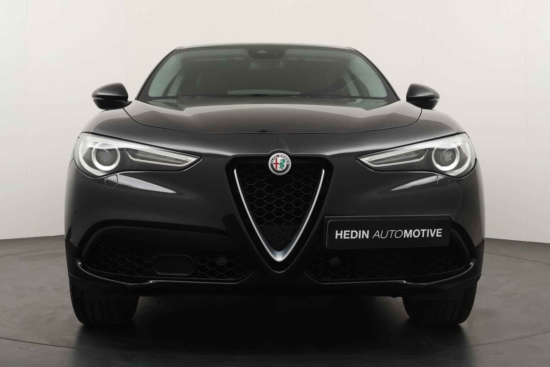 Alfa Romeo Stelvio 2.0 T AWD First Edition 280PK | Trekhaak | Navigatie | Camera | Leder | Stoel/Stuurverwarming | PDC V+A | LMV 20 inch - 7/19