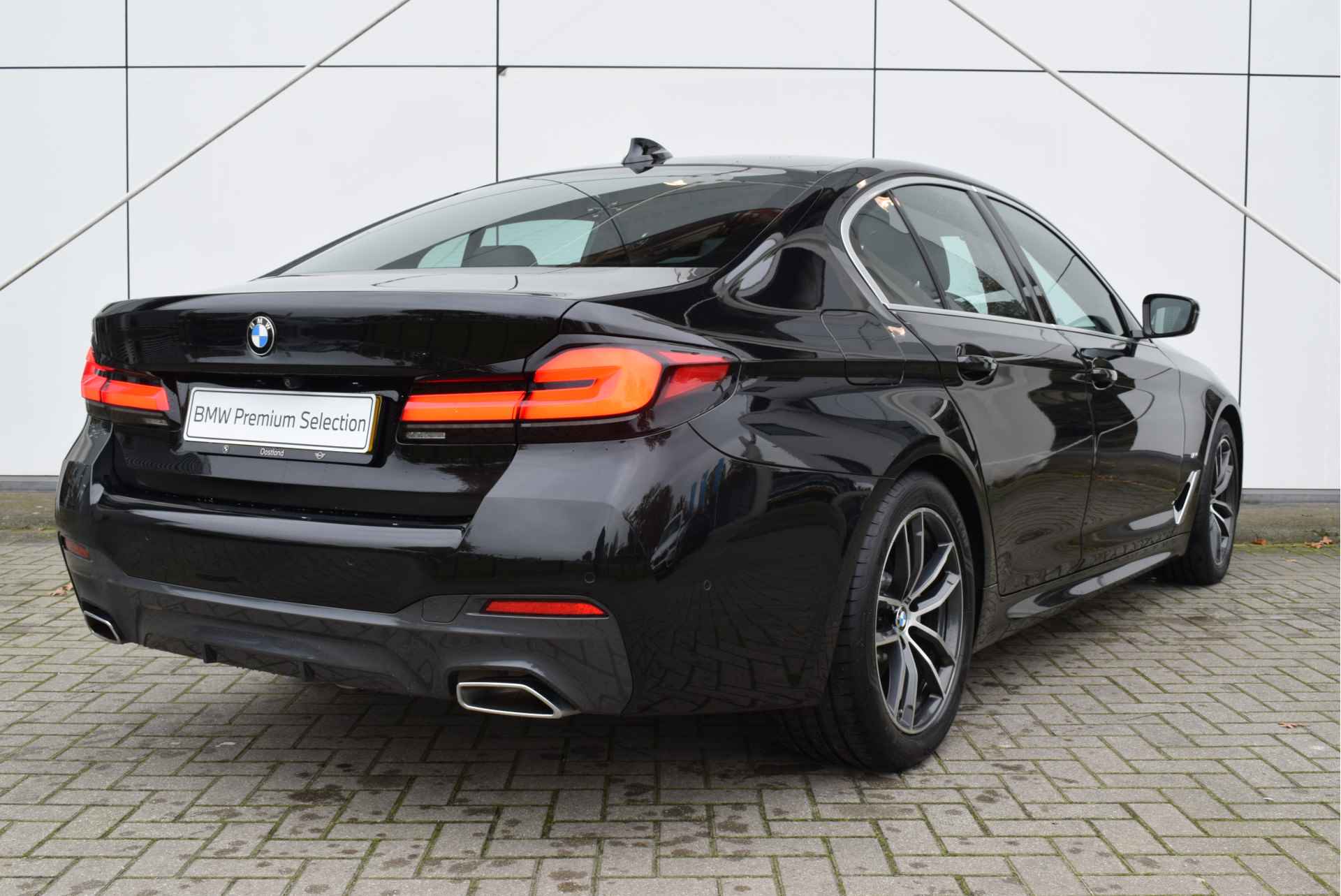 BMW 5 Serie 520i High Executive M Sport Automaat / Laserlicht / Live Cockpit Professional / M Sportonderstel / Parking Assistant / Stoelverwarming - 10/29