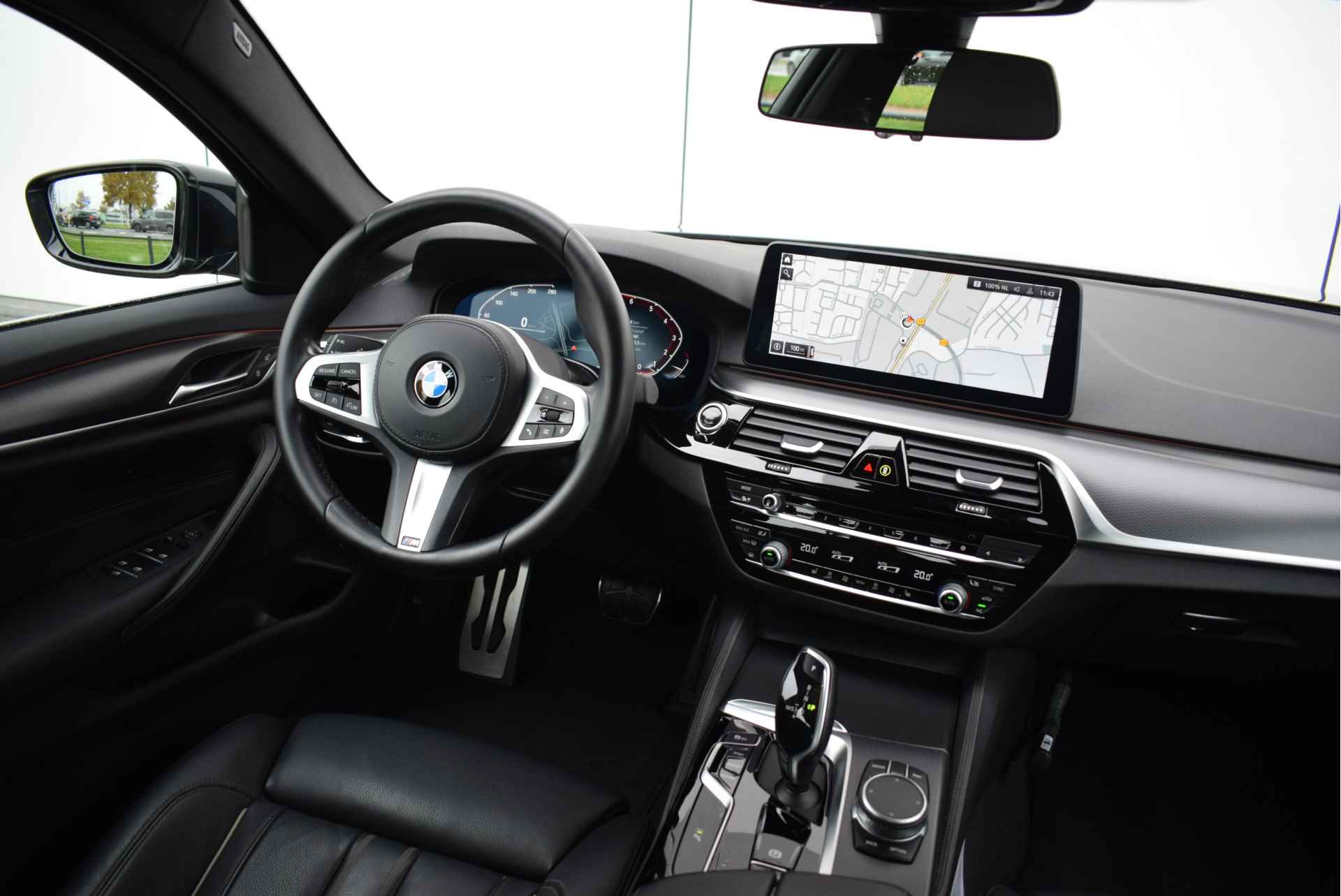 BMW 5 Serie 520i High Executive M Sport Automaat / Laserlicht / Live Cockpit Professional / M Sportonderstel / Parking Assistant / Stoelverwarming - 17/29