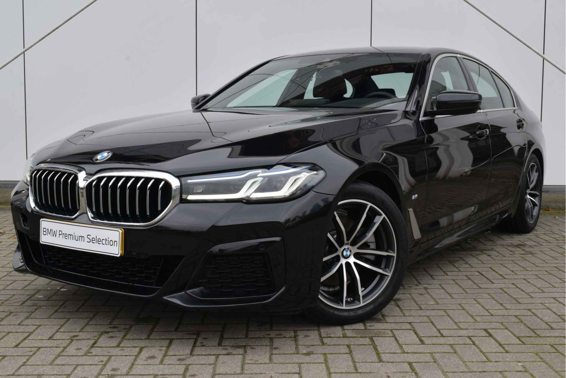 BMW 5 Serie 520i High Executive M Sport Automaat / Laserlicht / Live Cockpit Professional / M Sportonderstel / Parking Assistant / Stoelverwarming - 29/29