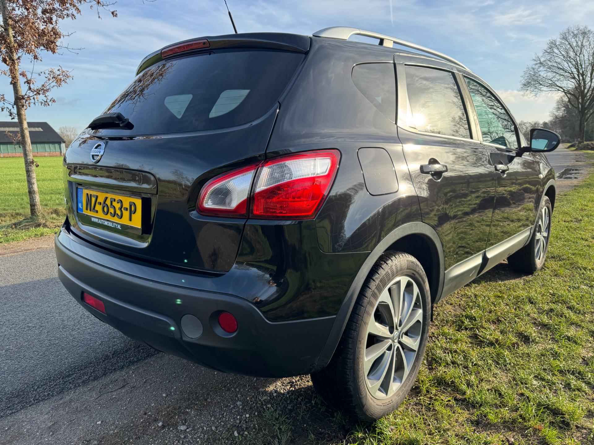 Nissan Qashqai 1.6 Connect Edition met navigatie, camera en panoramadak - 2/28