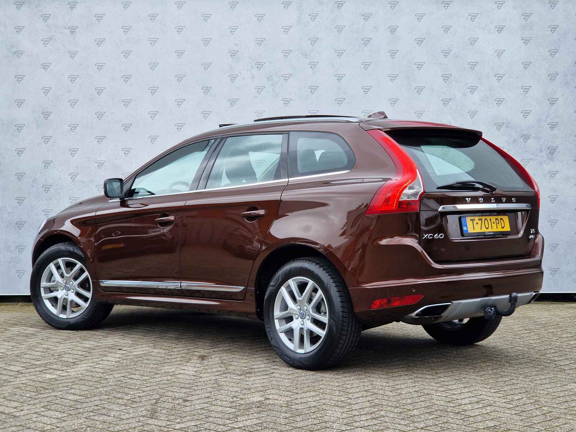 Volvo XC60 2.0 T5 Polar+ Automaat | Panoramadak | Camera | Leder | Trekhaak | PDC | - 3/25