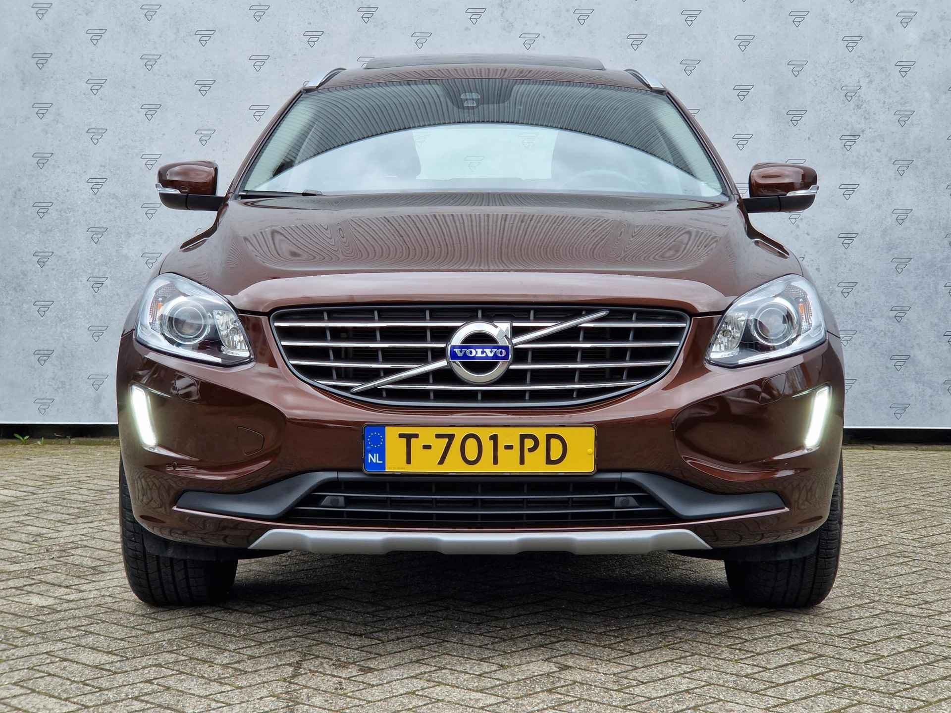 Volvo XC60 2.0 T5 Polar+ Automaat | Panoramadak | Camera | Leder | Trekhaak | PDC | - 10/25