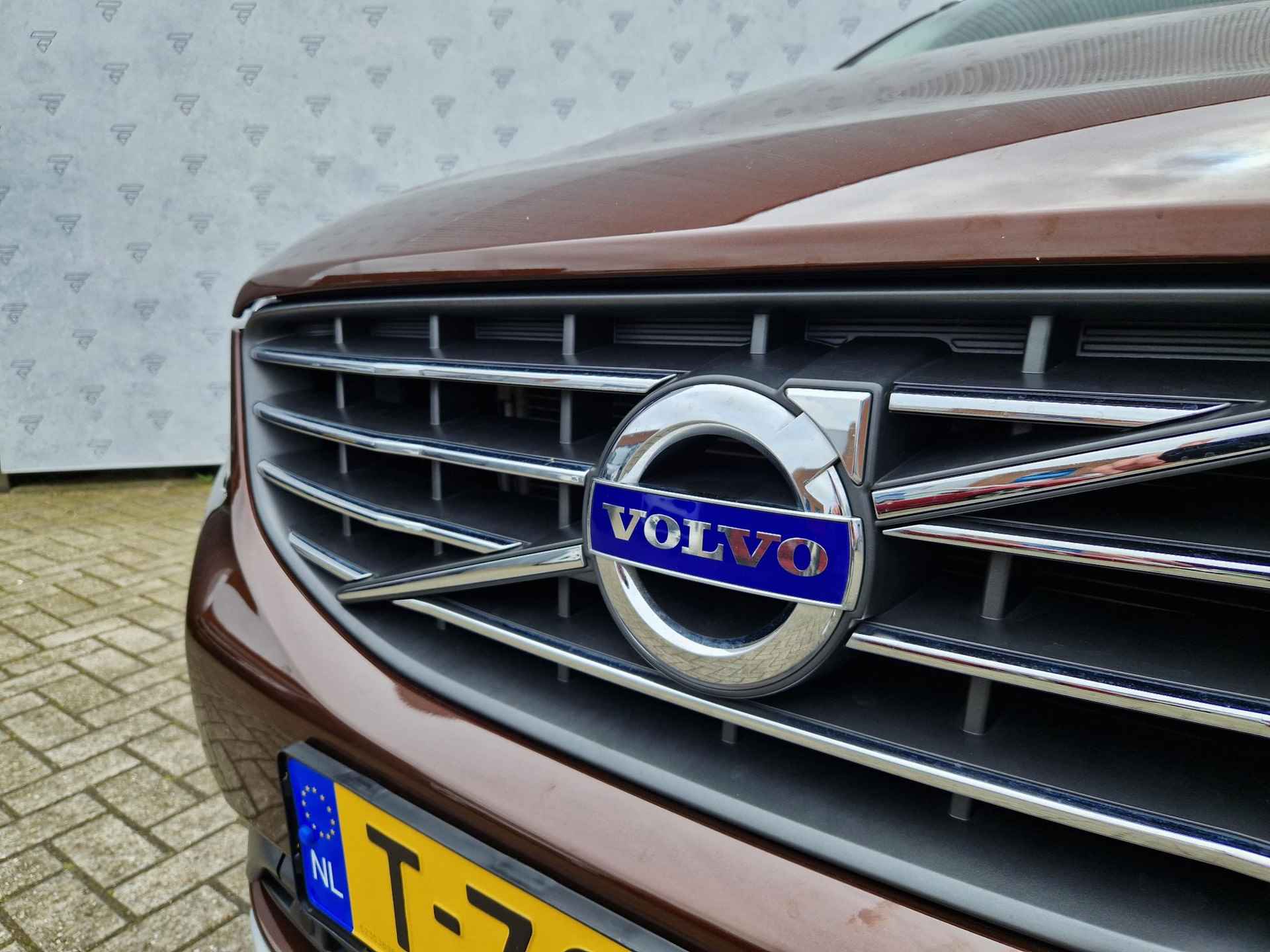 Volvo XC60 2.0 T5 Polar+ Automaat | Panoramadak | Camera | Leder | Trekhaak | PDC | - 21/25