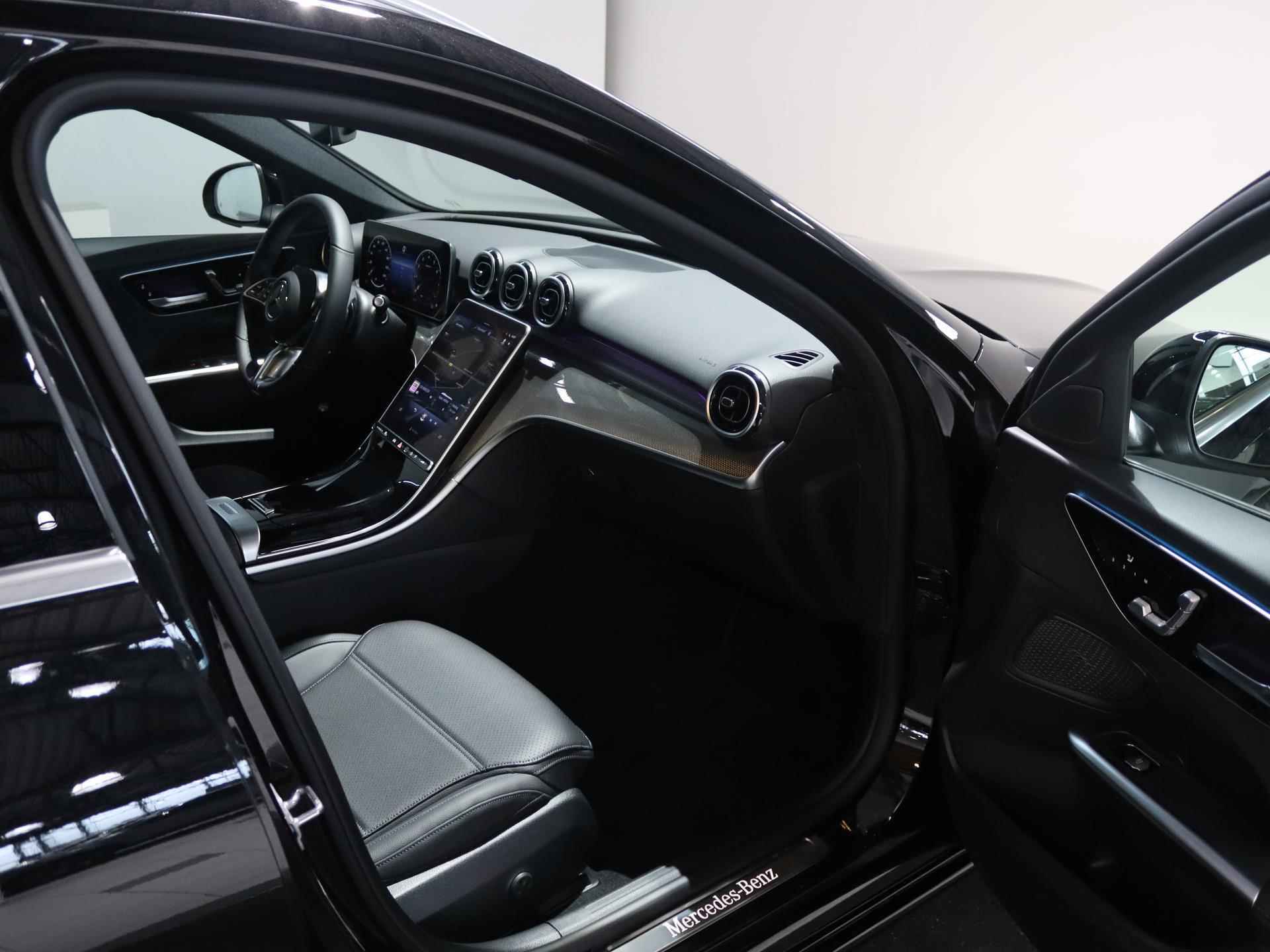 Mercedes-Benz C-klasse Estate 180 Luxury Line | Panoramadak | achteruitrijcamera | Sfeerverlichting | Memorypakket | getint glas - 22/28