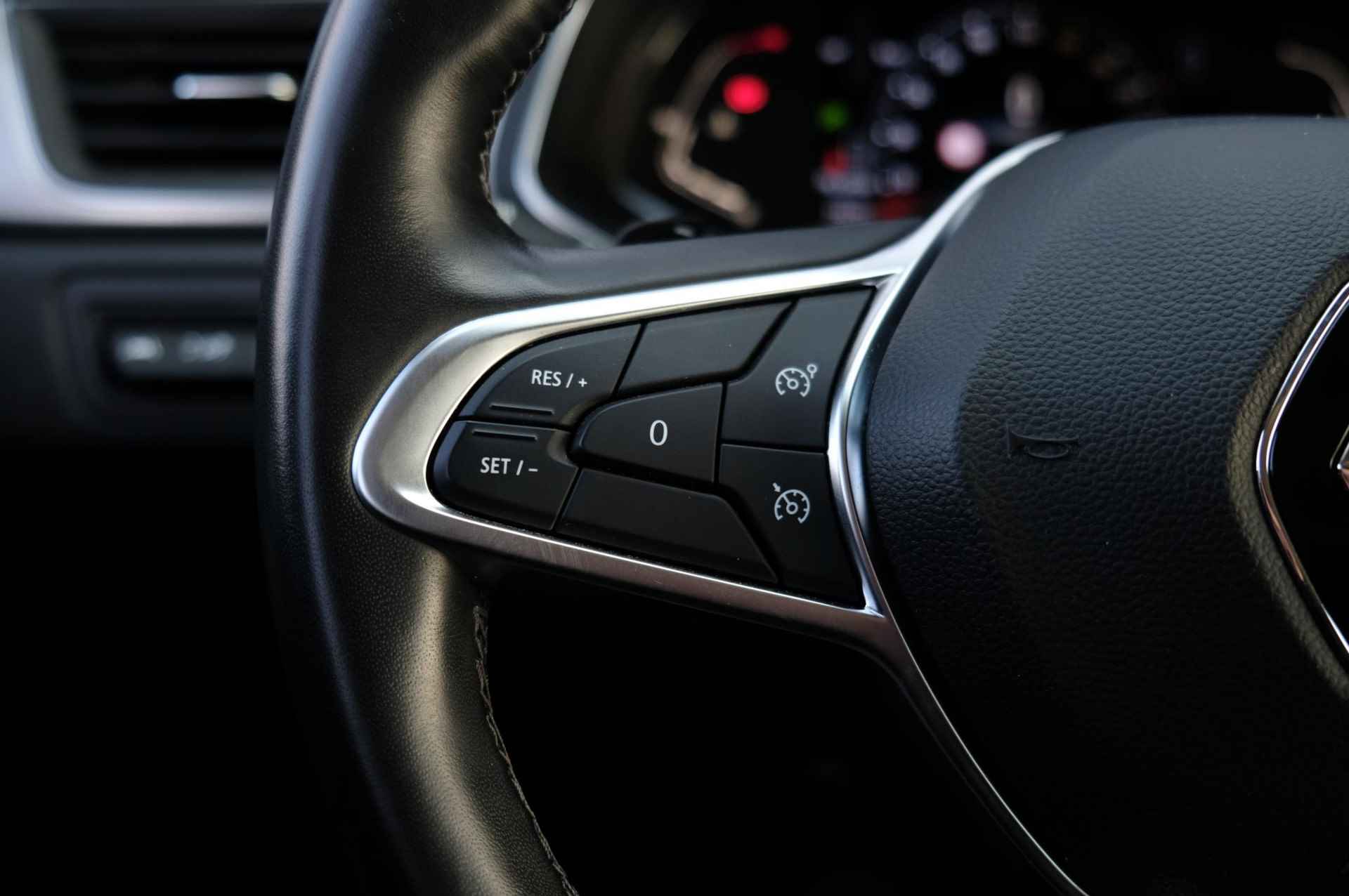 Renault Captur 1.3 TCe 140 Intens | Cruise Control | PDC | Camera | Navigatie | Apple Carplay / Android Auto | Stoel / Stuur Verwarming | Voorruit Verwarming | Led-Verlichting | - 12/33