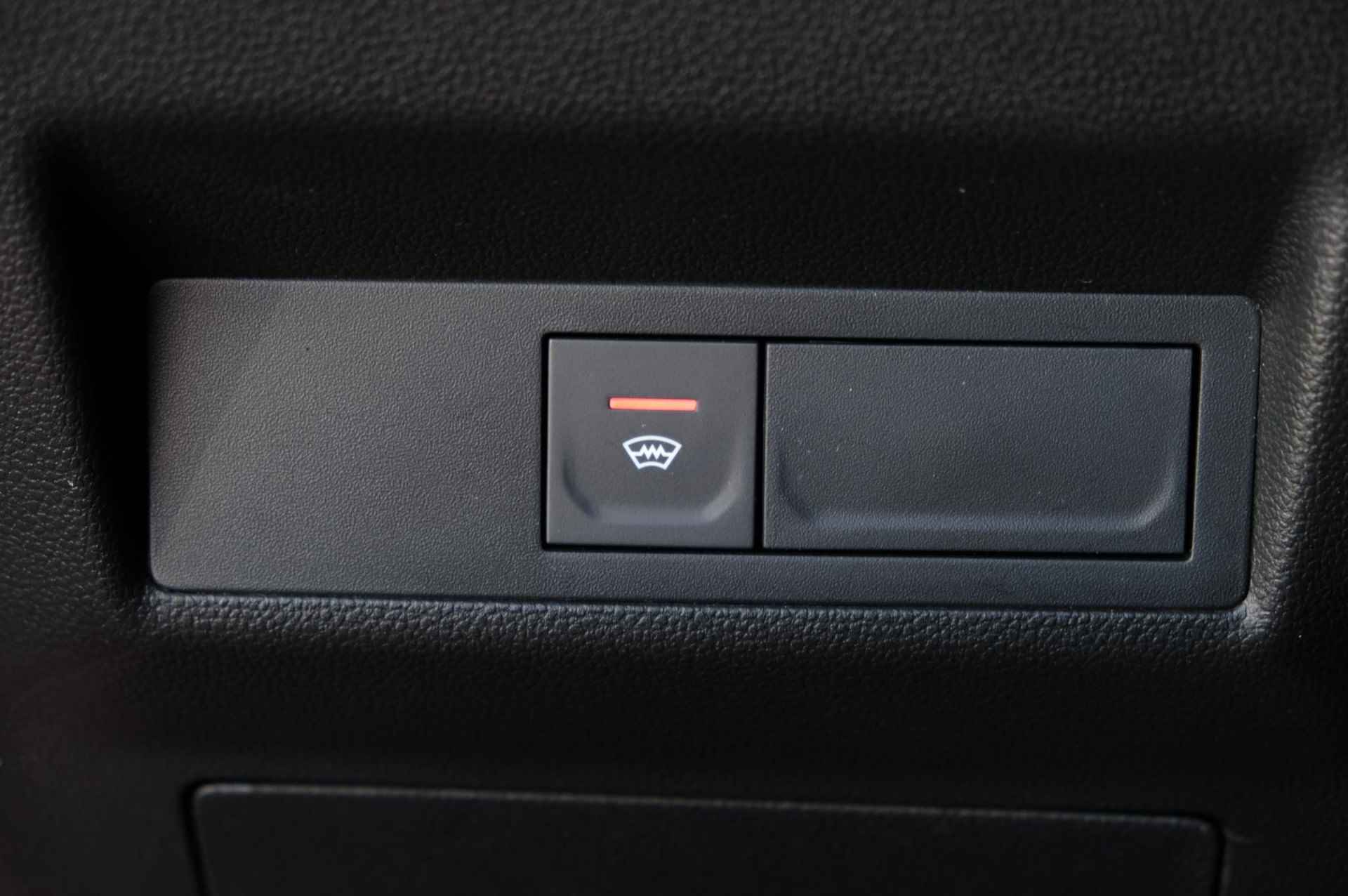 Renault Captur 1.3 TCe 140 Intens | Cruise Control | PDC | Camera | Navigatie | Apple Carplay / Android Auto | Stoel / Stuur Verwarming | Voorruit Verwarming | Led-Verlichting | - 16/33