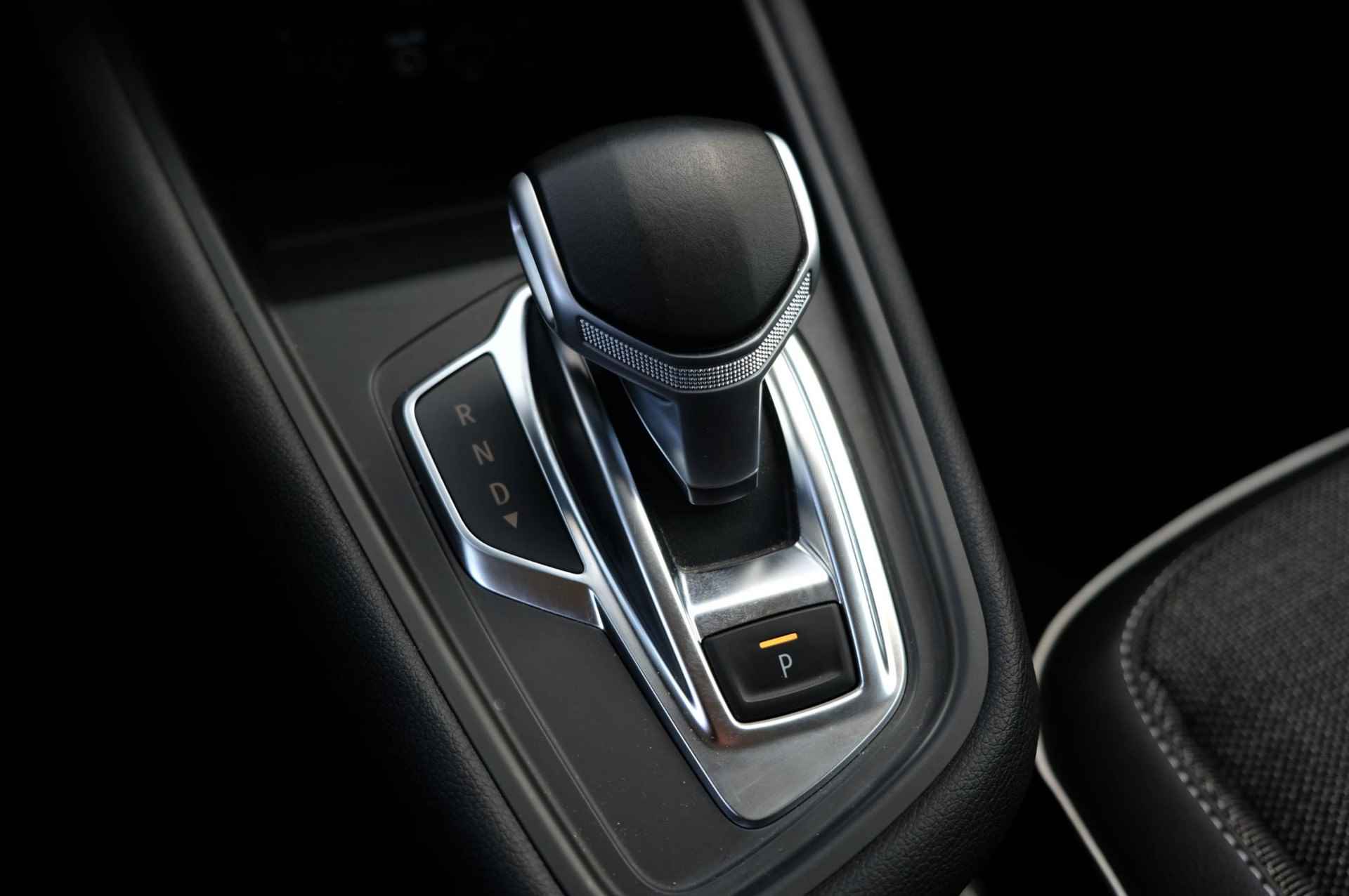 Renault Captur 1.3 TCe 140 Intens | Cruise Control | PDC | Camera | Navigatie | Apple Carplay / Android Auto | Stoel / Stuur Verwarming | Voorruit Verwarming | Led-Verlichting | - 25/33