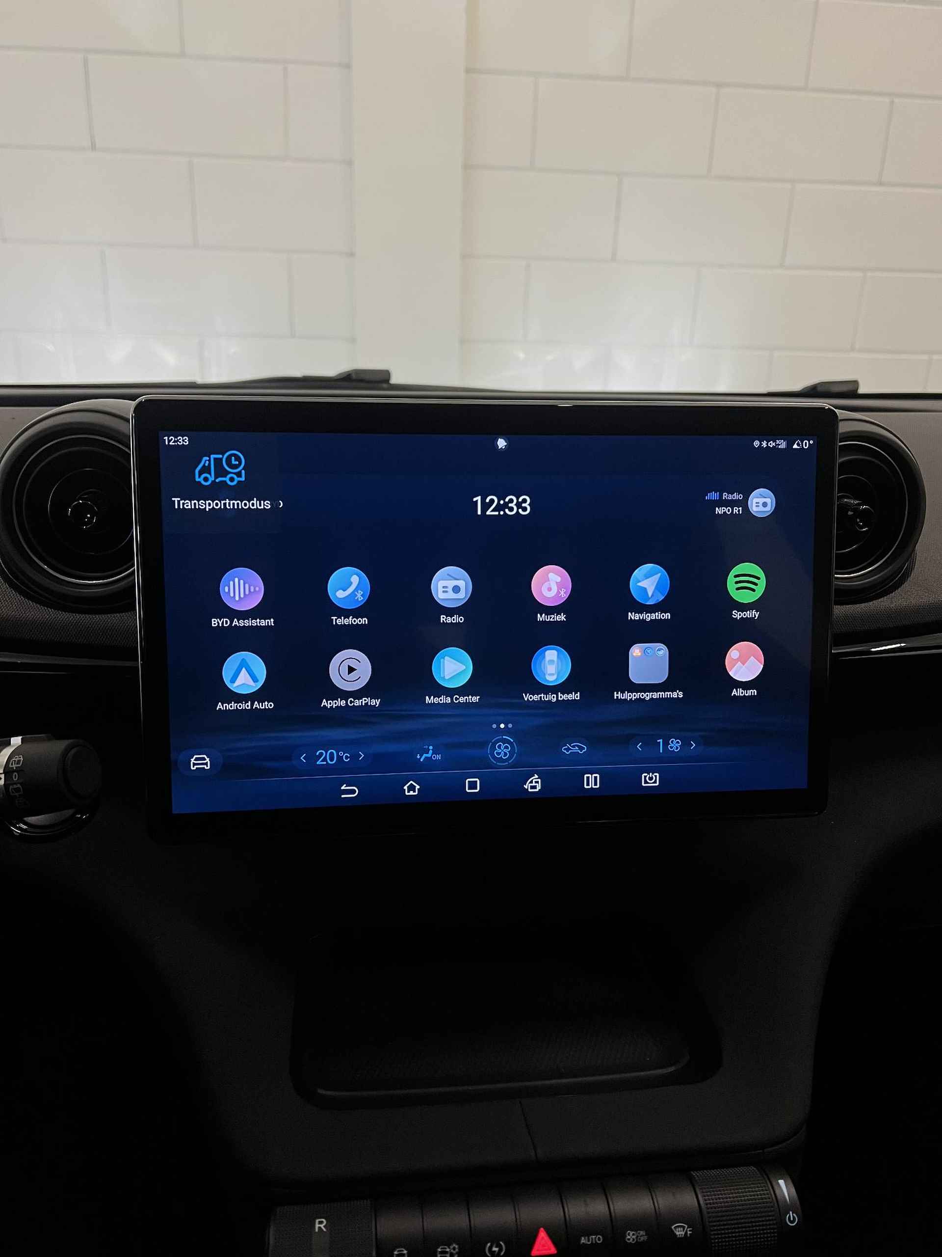 BYD DOLPHIN Comfort 60 kWh 2.500 VOORRAADKORTING | APPLE CARPLAY | STOELVERWARMING - 15/18