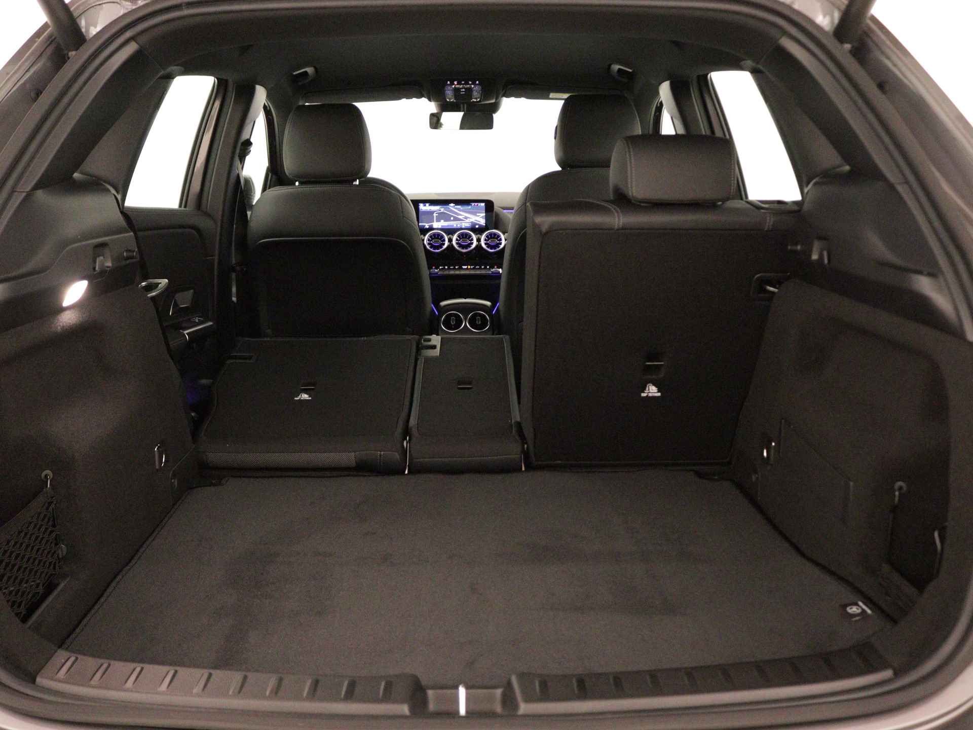 Mercedes-Benz GLA 250 e Star Edition Luxury Line | Trekhaak | USB-pakket plus | Verwarmde stoelen vooraan | GUARD 360° Voertuigbescherming Plus | Dodehoekassistent | Parkeerpakket met achteruitrijcamera | EASY PACK achterklep | - 35/41