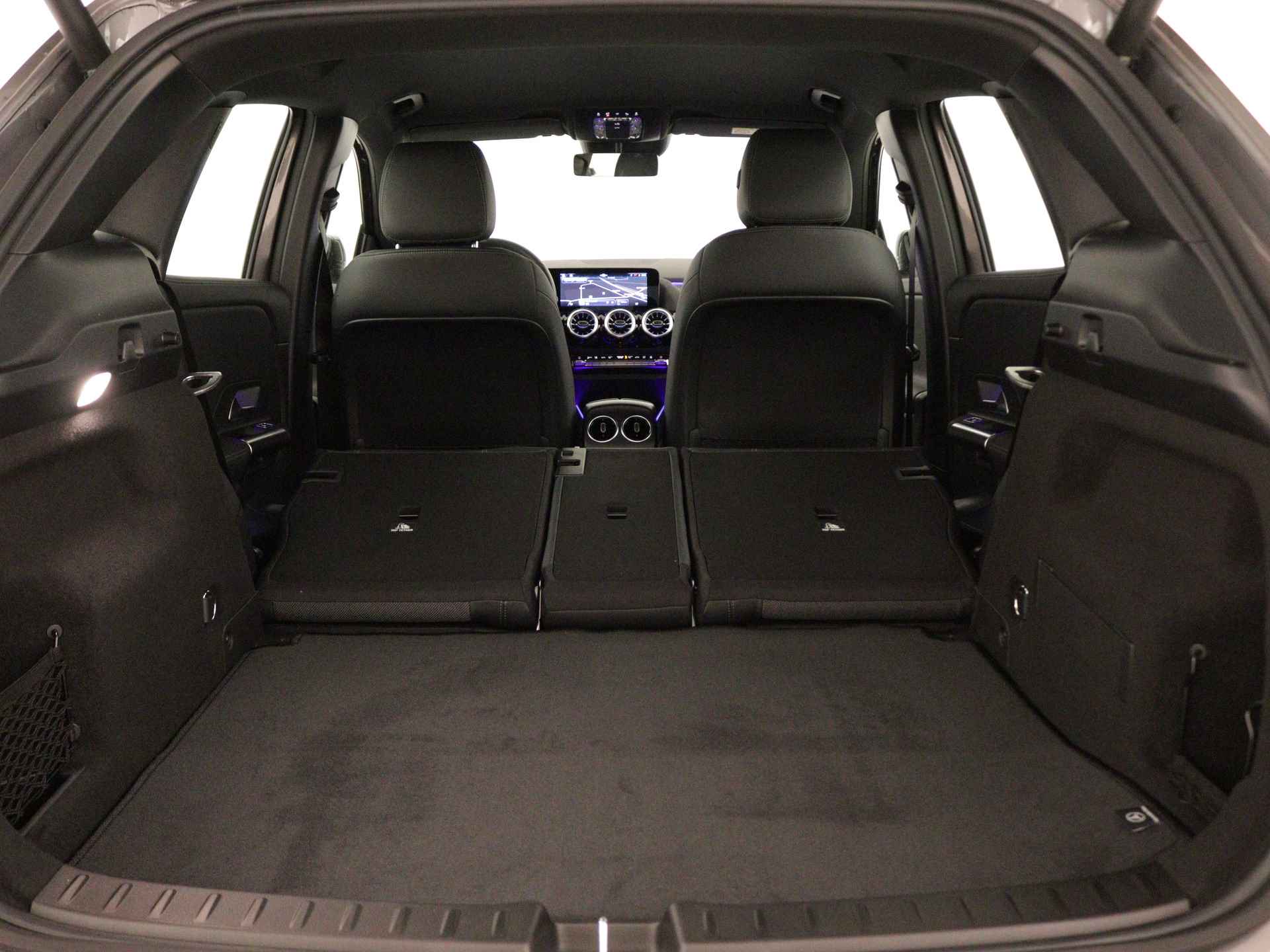 Mercedes-Benz GLA 250 e Star Edition Luxury Line | Trekhaak | USB-pakket plus | Verwarmde stoelen vooraan | GUARD 360° Voertuigbescherming Plus | Dodehoekassistent | Parkeerpakket met achteruitrijcamera | EASY PACK achterklep | - 36/41