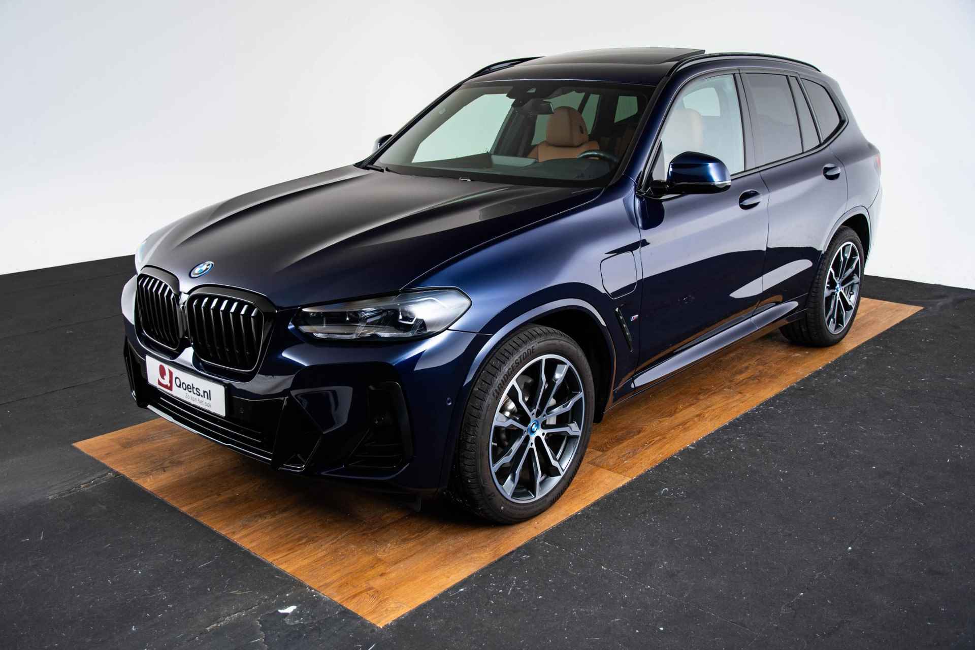 BMW X3 xDrive30e High Executive M Sport - Panoramadak - Comfort Access - adaptive LED - Parking Assistant - Individual Lak - Stoel en stuurverwarming - Dempend glas - 54/72