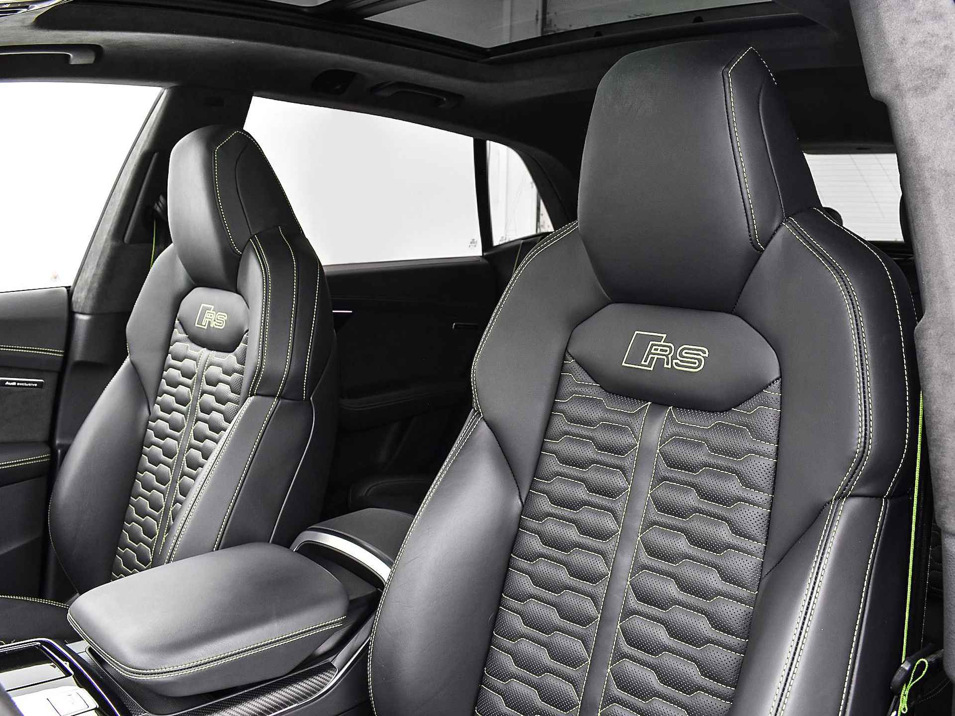 Audi RSQ8 4.0 Tfsi RSQ8-APR 700pk Tiptronic Quattro | B&O 3D | Luchtvering | Keramisch | 360 Camera | Sport Uitlaat | RS Dynamic Pakket | Panoramadak | Audi Exclusive Interieur | 23'' Inch | Garantie t/m 08-08-2024 of 100.000km - 14/60