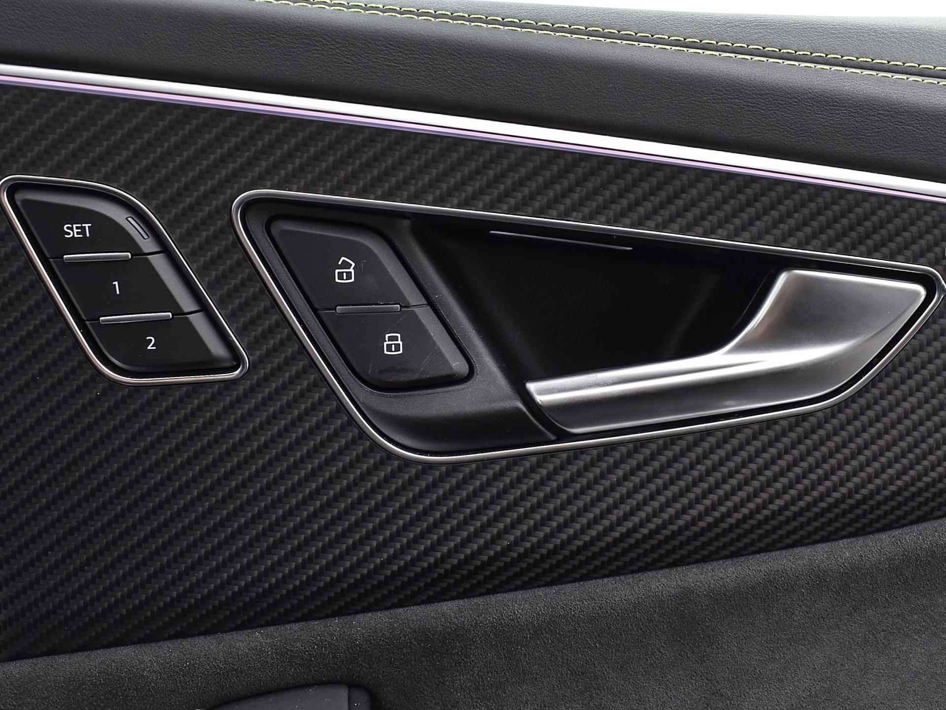 Audi RSQ8 4.0 Tfsi RSQ8-APR 700pk Tiptronic Quattro | B&O 3D | Luchtvering | Keramisch | 360 Camera | Sport Uitlaat | RS Dynamic Pakket | Panoramadak | Audi Exclusive Interieur | 23'' Inch | Garantie t/m 08-08-2024 of 100.000km - 50/60