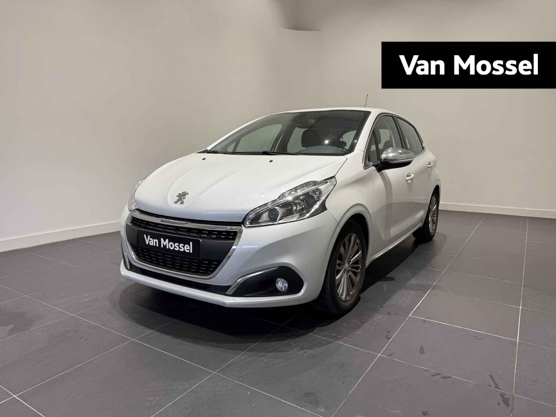 Peugeot 208 1.2 PureTech Blue Lease Allure | Bluetooth | DAB | Climate control|