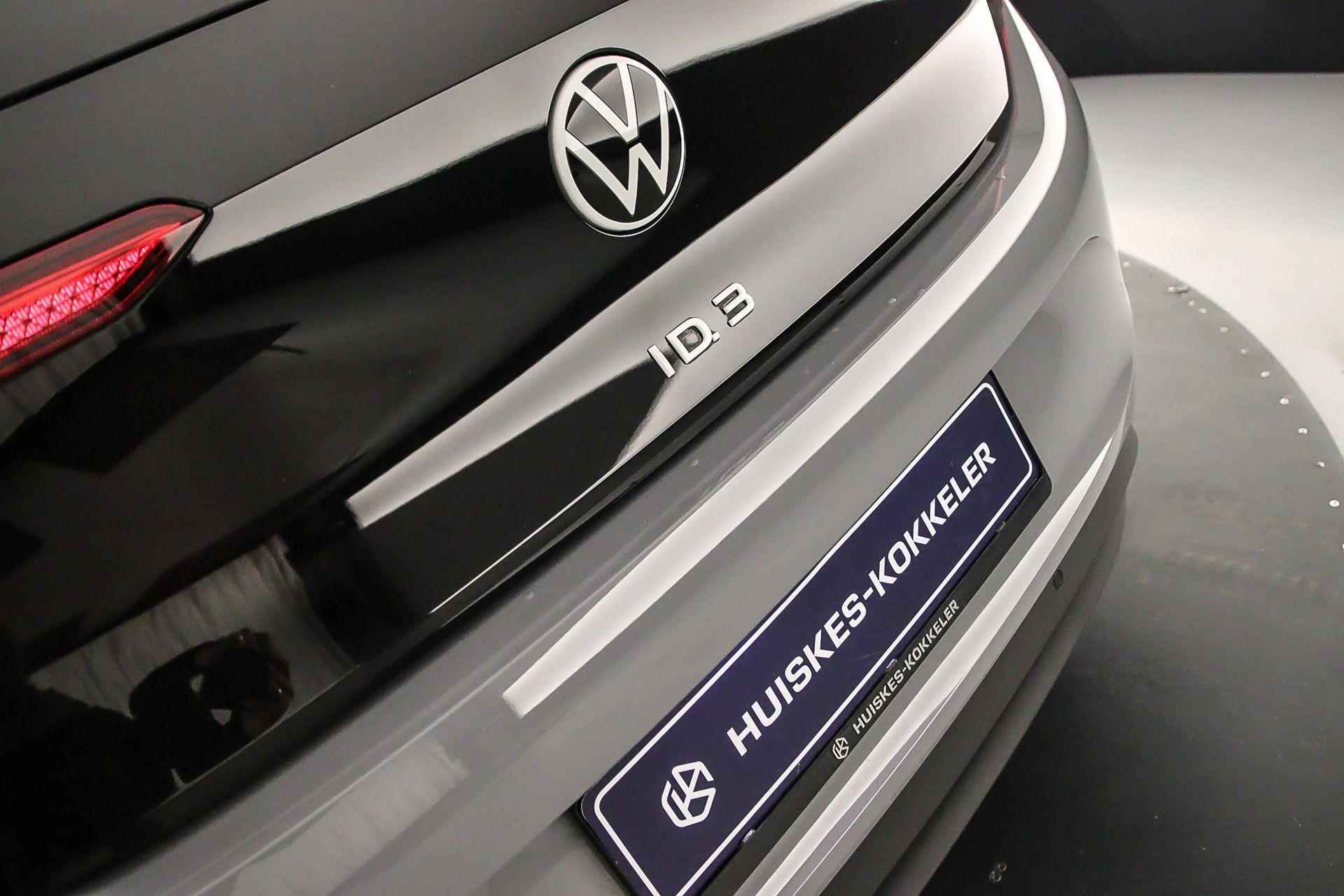 Volkswagen ID.3 Pro S Business 204pk Automaat Warmtepomp, Adaptive cruise control, Achteruitrijcamera, LED matrix koplampen, Navigatie, Stuurwiel verwarmd, Elektrisch verstelbare voorstoelen - 44/50