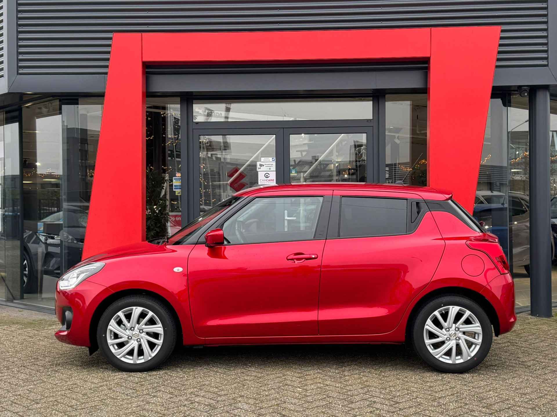 Suzuki Swift 1.2 Select Smart Hybrid - 2/16