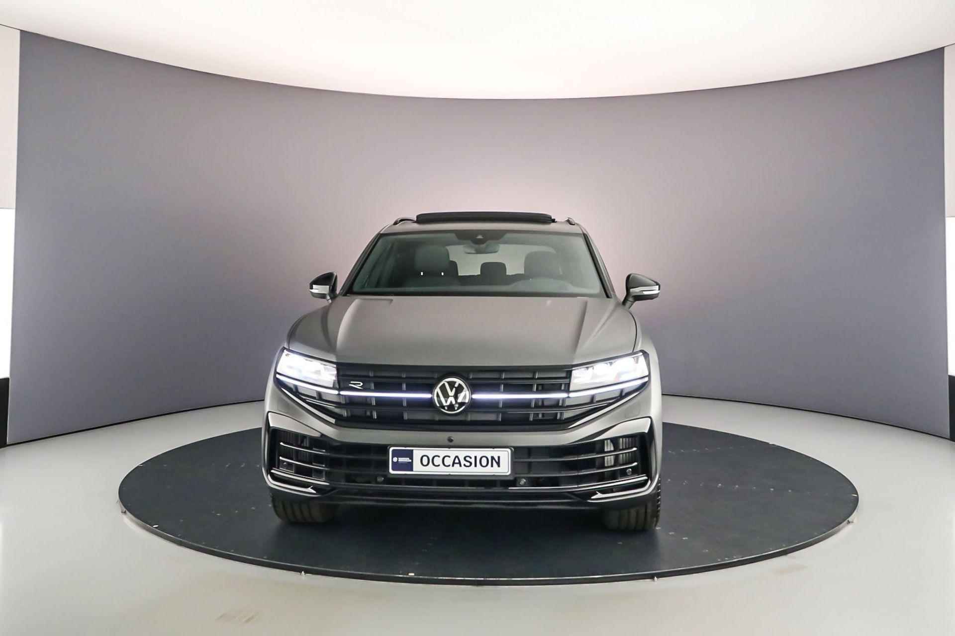 Volkswagen Touareg R 3.0 TSI eHybrid 462pk Tiptronic Trekhaak, Panoramadak, Lederen bekleding, Luchtvering, Head up display, LED matrix verlichting, 360 camera, Adaptive cruise control - 9/60