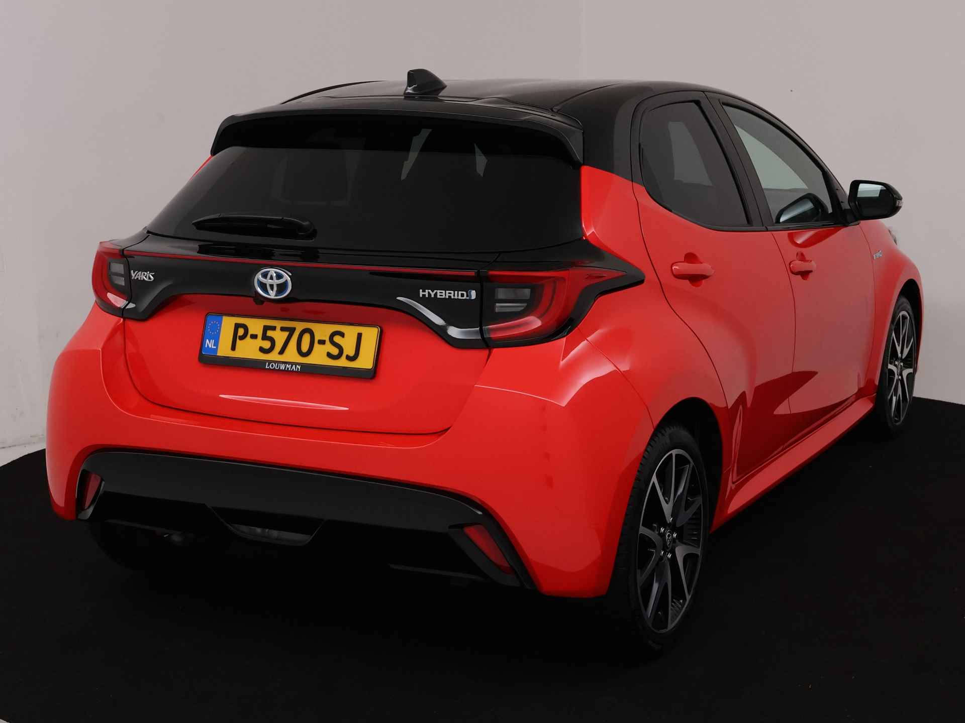 Toyota Yaris 1.5 Hybrid Launch Edition Limited | Head-up Display | Stuur-/Stoelverwarming | Apple Carplay/Android Auto | Adaptive Cruise Control | - 17/40