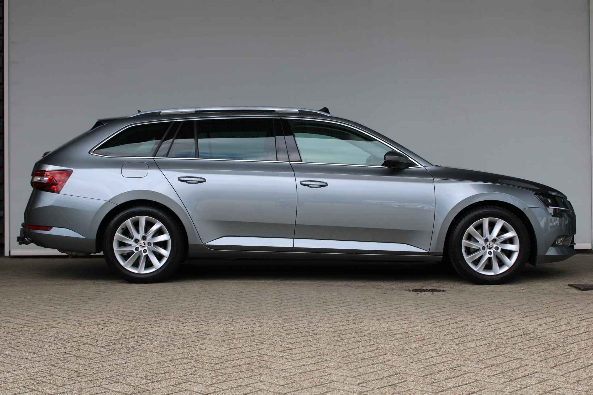 Škoda Superb Combi 1.5 TSI ACT Ambition Business PANO/ LED / CLIMA/STOELVERWARMING/CARPLAY/PARK PILOT/ TREKHAAK - 8/30