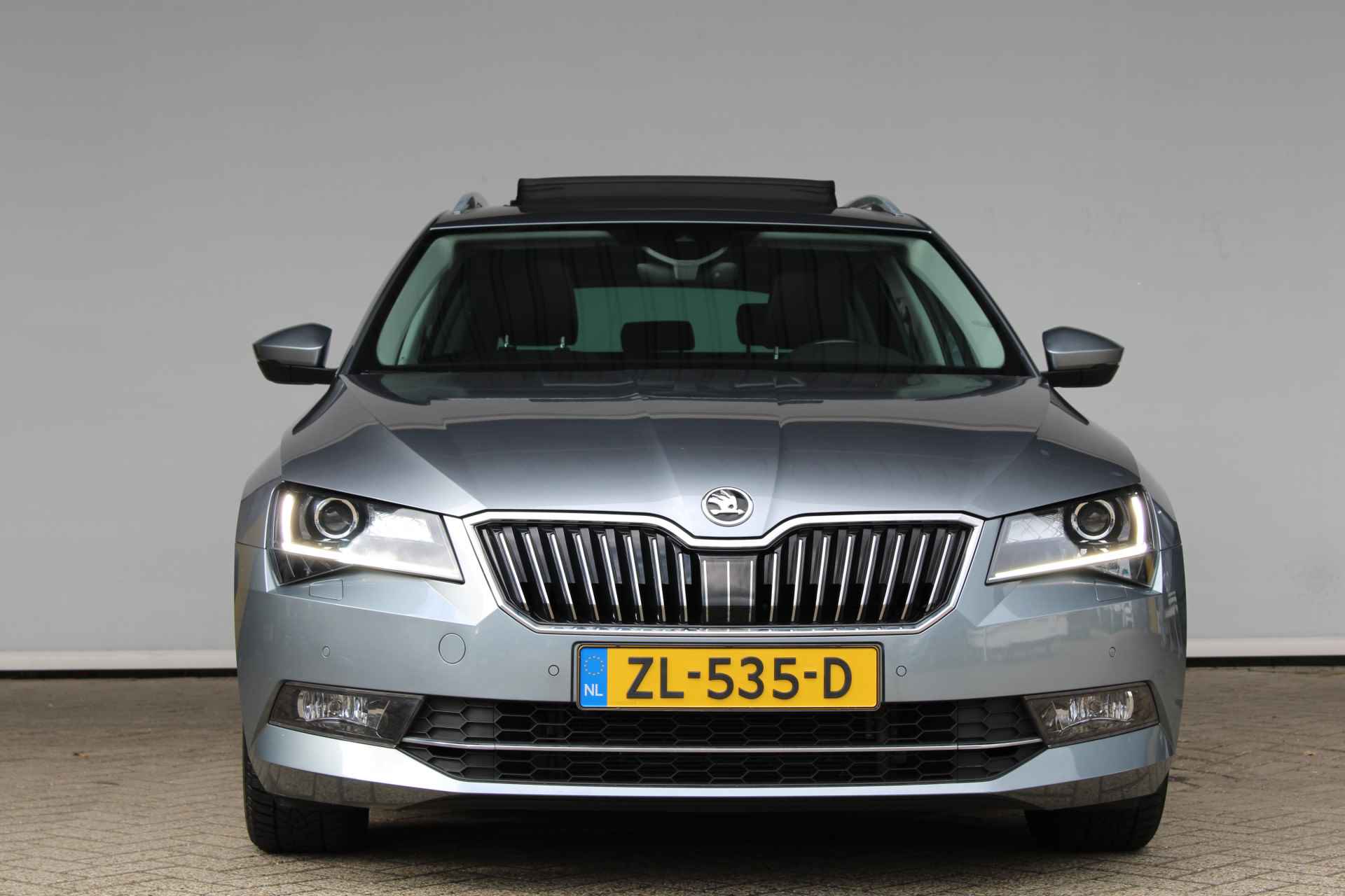 Škoda Superb Combi 1.5 TSI ACT Ambition Business PANO/ LED / CLIMA/STOELVERWARMING/CARPLAY/PARK PILOT/ TREKHAAK - 10/30