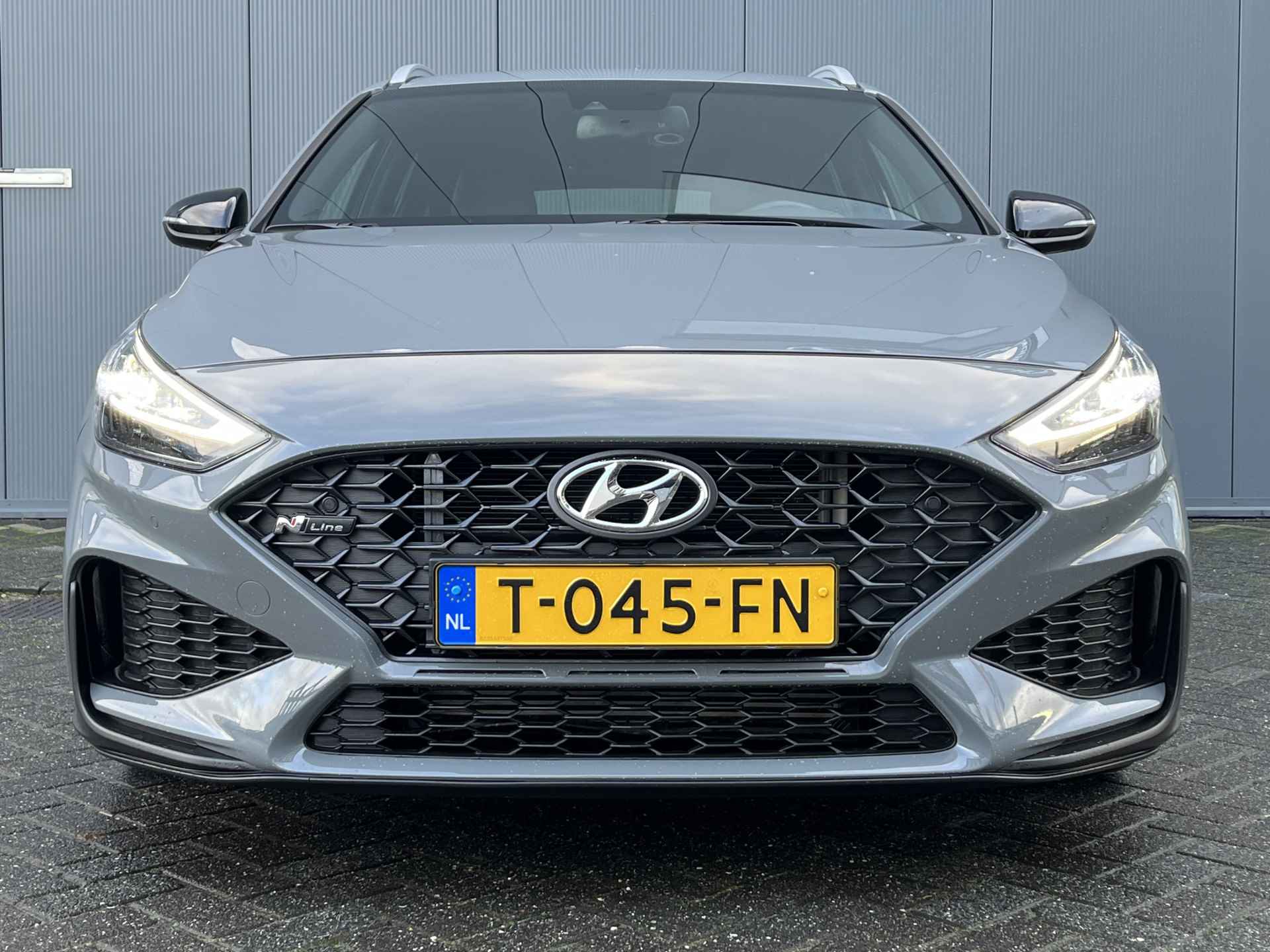 Hyundai i30 Wagon 1.5 T-GDi 160pk N-Line | Leder | Camera | Climate | Keyless | Full - Led | Navigatie | Alcantara | 18" Lichtmetaal | Winte - 4/36