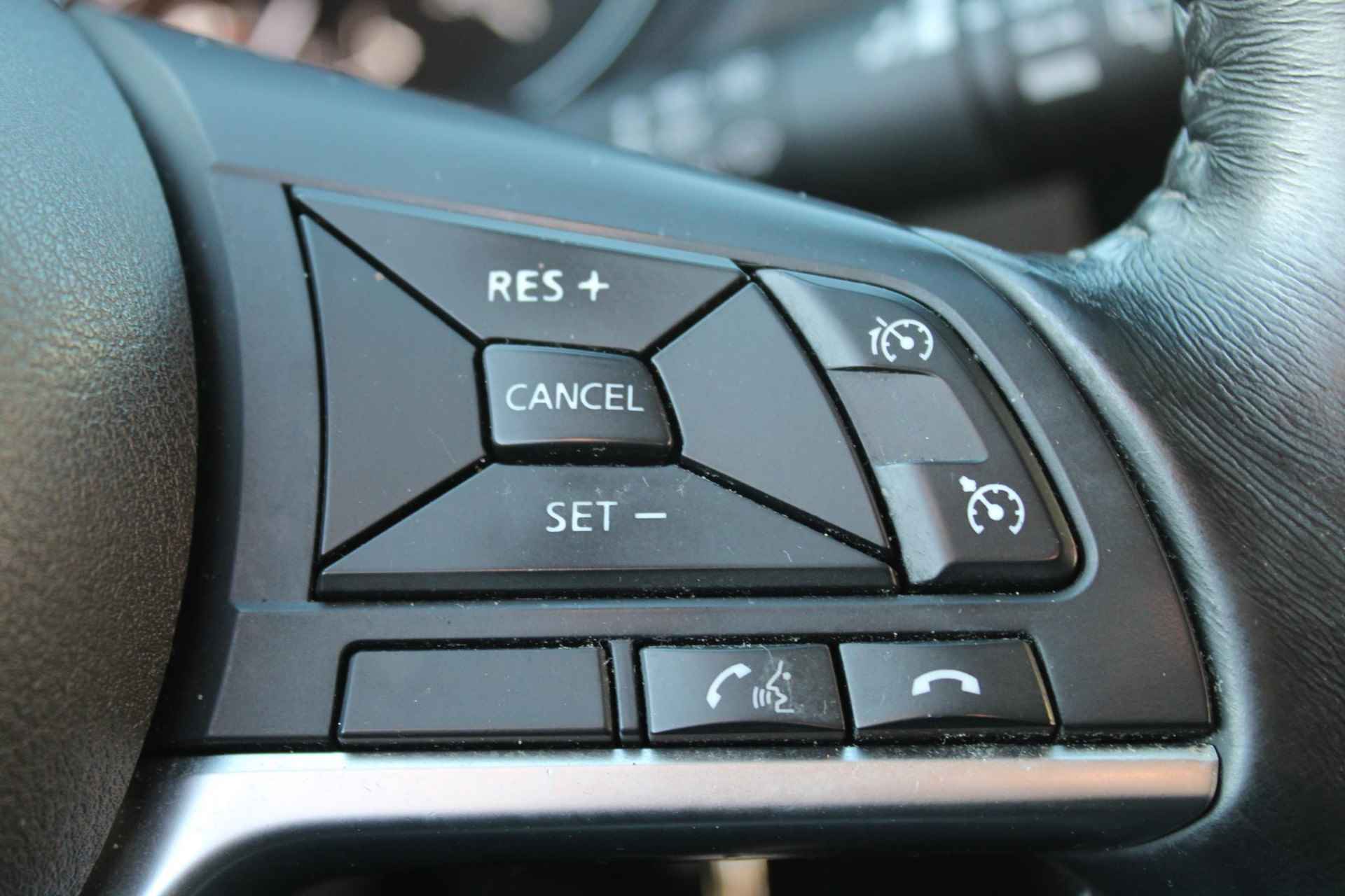 Nissan X-Trail 1.6 DIG-T Acenta 163PK | 360-Camera | Parkeersensoren | Navigatie | Cruise control | Bluetooth | Automatische regen/lichtsensor | Elektrische ramen en zijspiegels | 1800kg Trekgewicht | Lichtmetalen velgen - 25/35