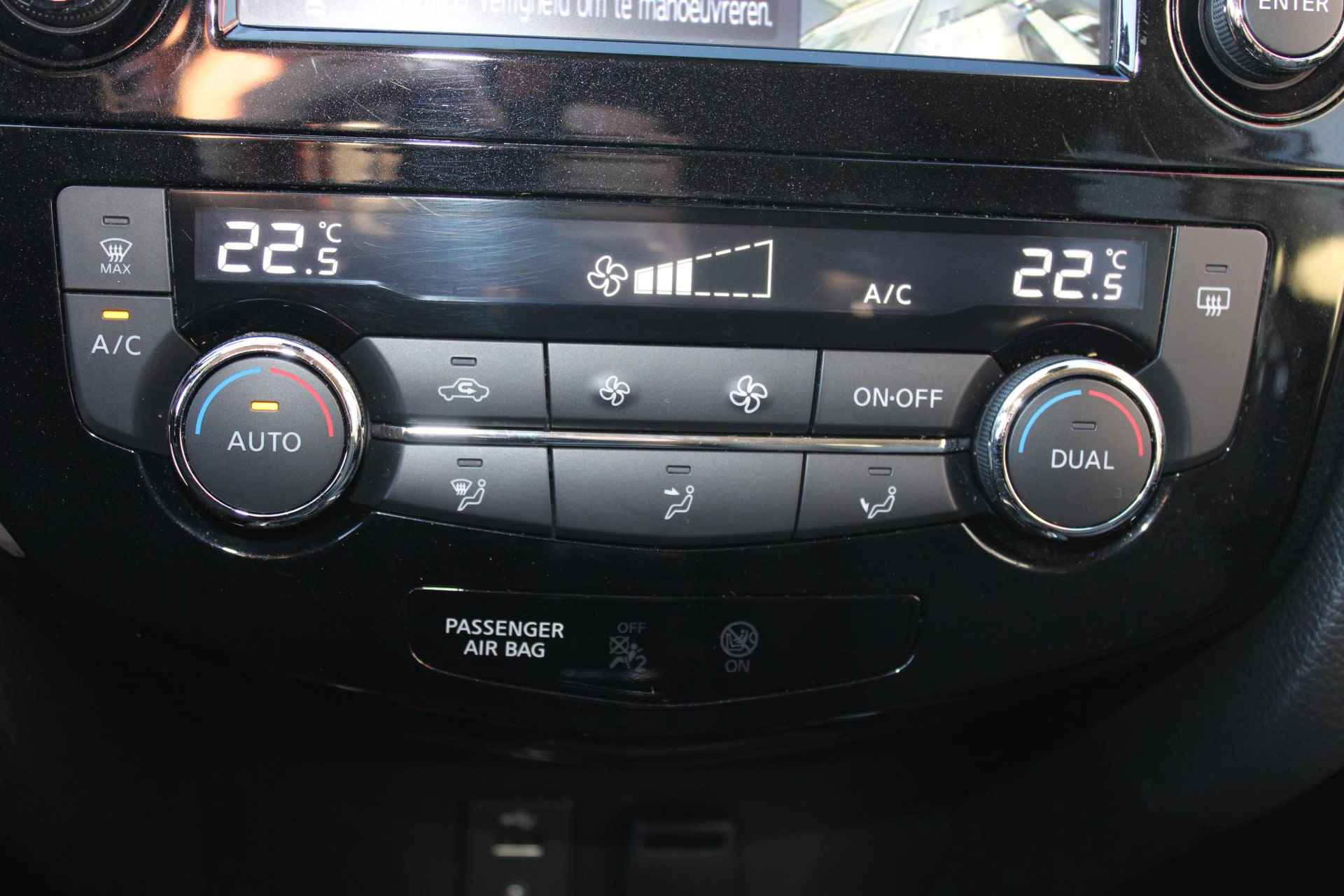 Nissan X-Trail 1.6 DIG-T Acenta 163PK | 1ste eigenaar | 360-Camera | Parkeersensoren | Navigatie | Cruise control | Bluetooth | Automatische regen/lichtsensor | Elektrische ramen en zijspiegels | 1800kg Trekgewicht | Lichtmetalen velgen | - 31/35
