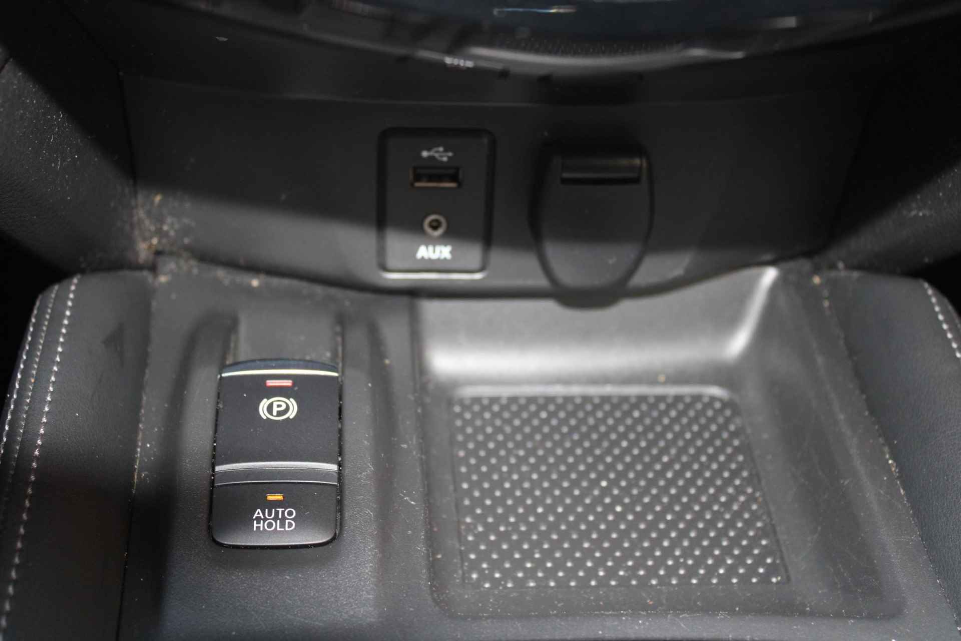 Nissan X-Trail 1.6 DIG-T Acenta 163PK | 1ste eigenaar | 360-Camera | Parkeersensoren | Navigatie | Cruise control | Bluetooth | Automatische regen/lichtsensor | Elektrische ramen en zijspiegels | 1800kg Trekgewicht | Lichtmetalen velgen | - 32/35
