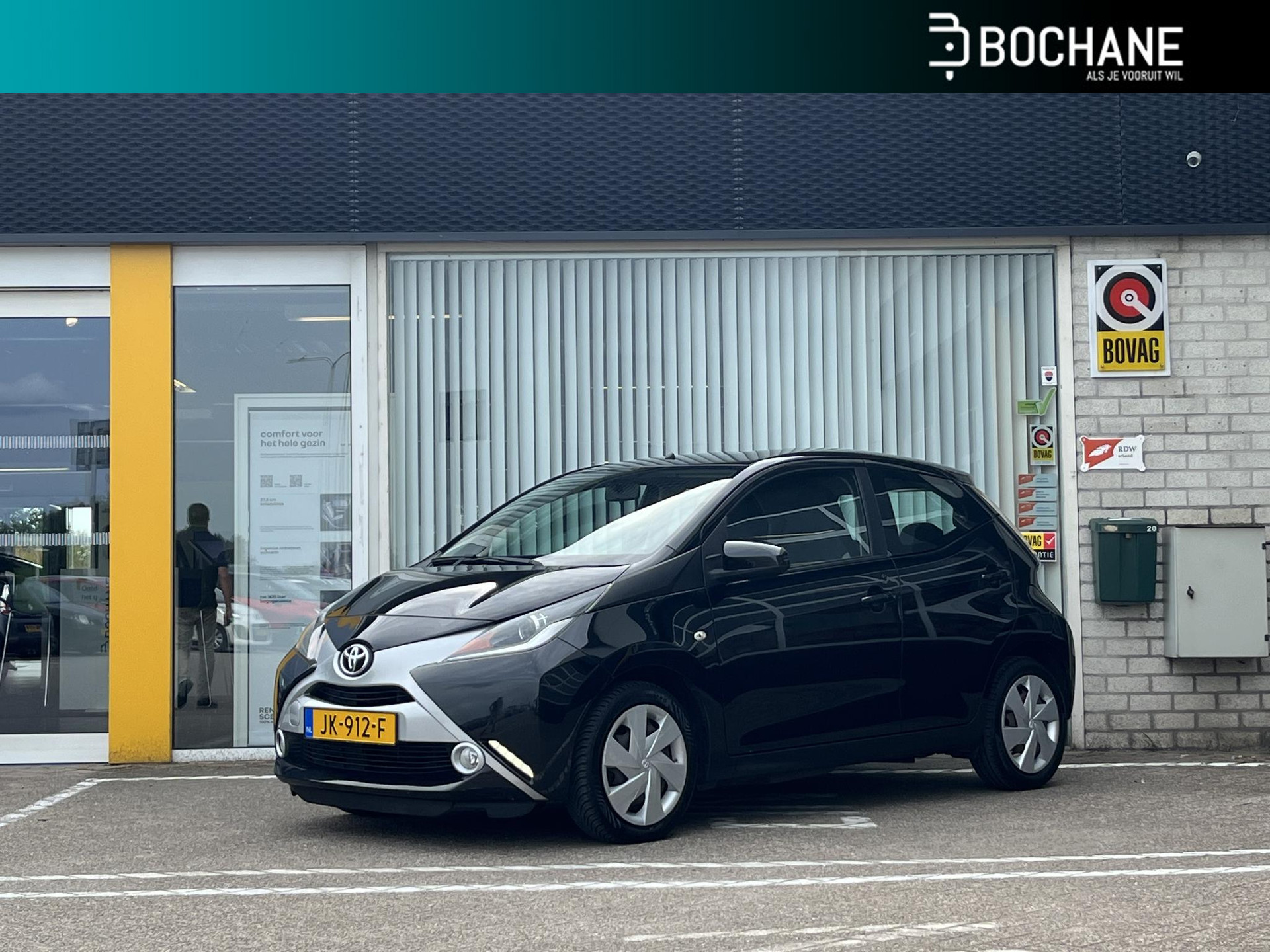 Toyota Aygo 1.0 VVT-i x-play | 5-Deurs | camera | airco