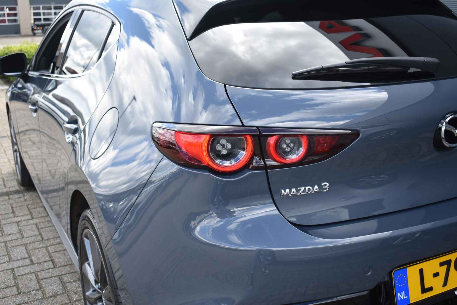 Mazda 3 2.0 e-SkyActiv-G M Hybrid Sportive 150pk | Navigatie | Keyless Entry | Head-up Display | 1e Eigenaar - 13/40