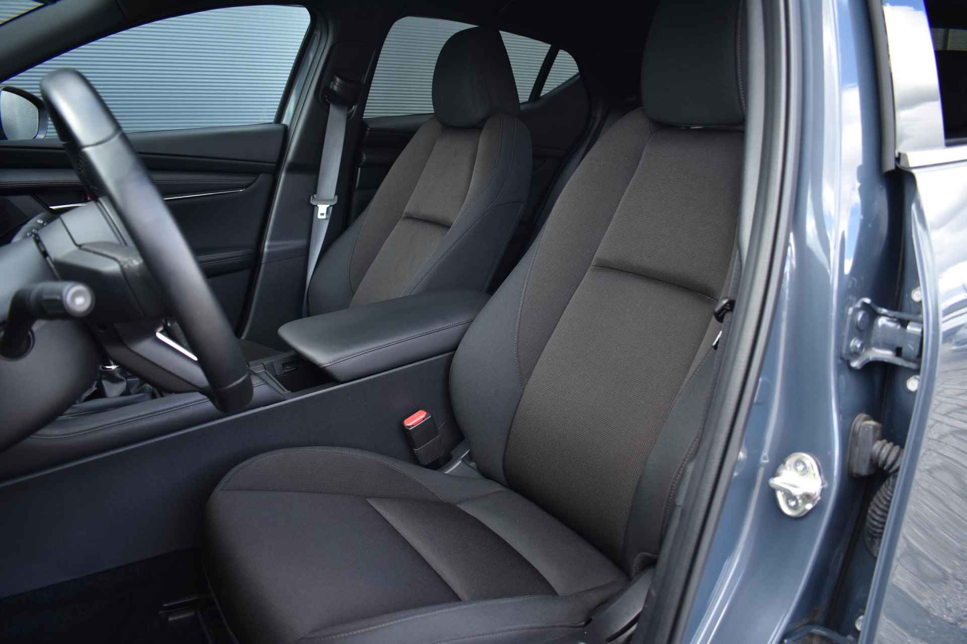 Mazda 3 2.0 e-SkyActiv-G M Hybrid Sportive 150pk | Navigatie | Keyless Entry | Head-up Display | 1e Eigenaar - 18/40